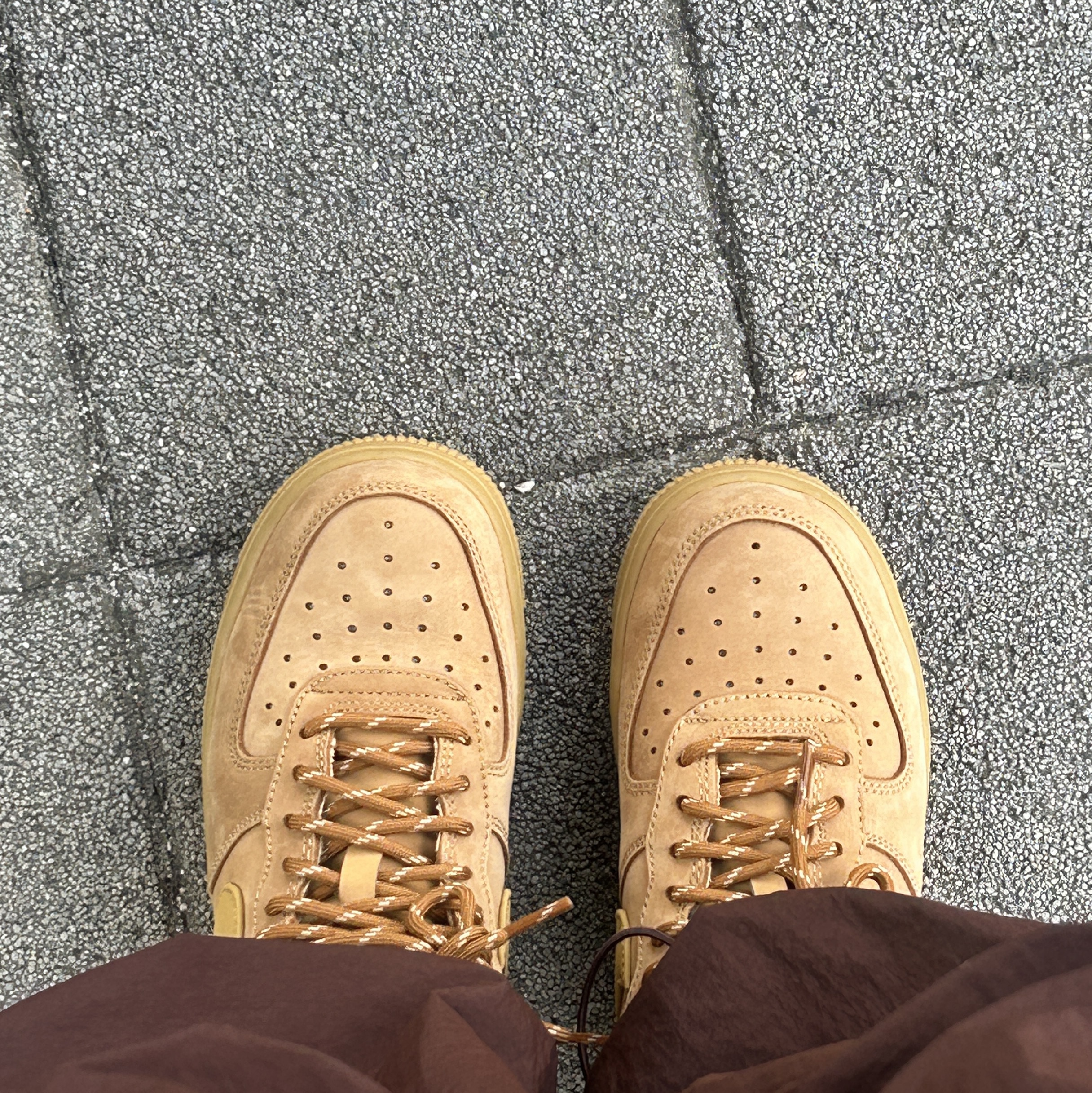 Nike Air Force 1 '07 WB Flax 착용 스타일