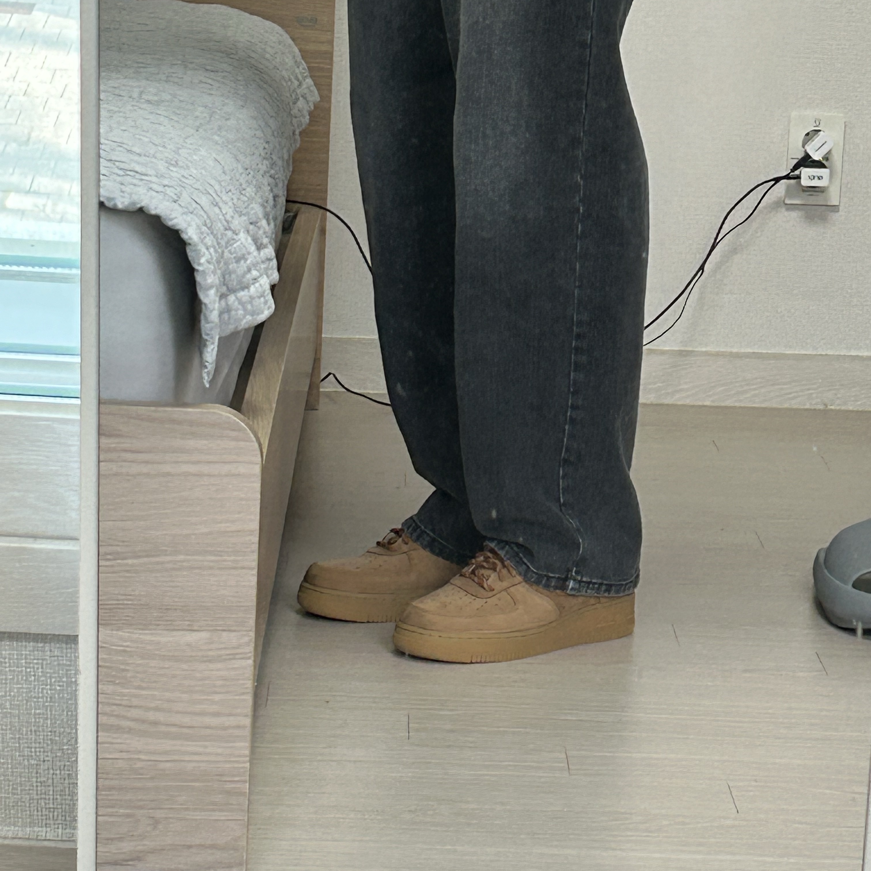 Nike Air Force 1 '07 WB Flax 착용 스타일 - 4