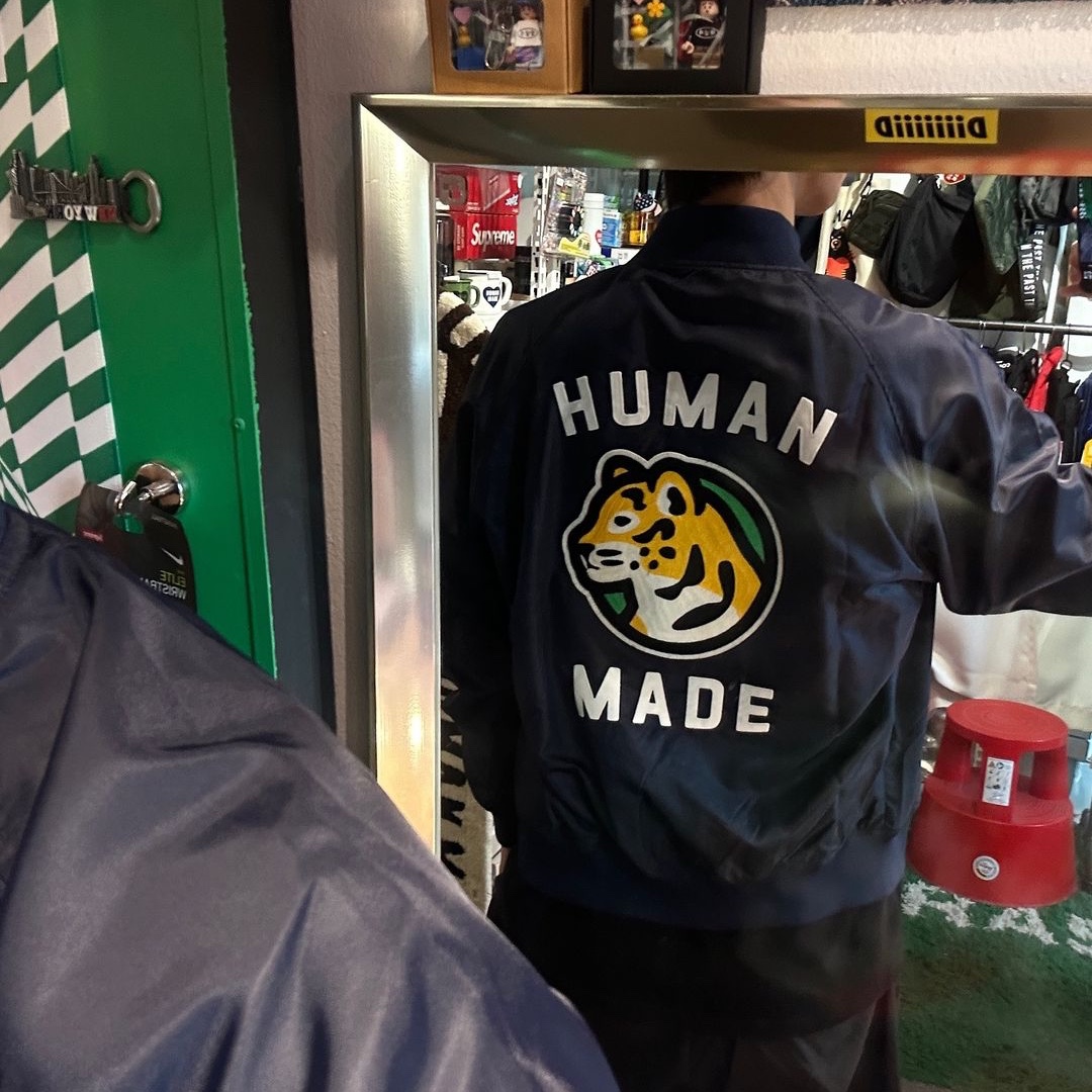 Human Made Nylon Stadium Jacket Navy 착용 스타일 - 3