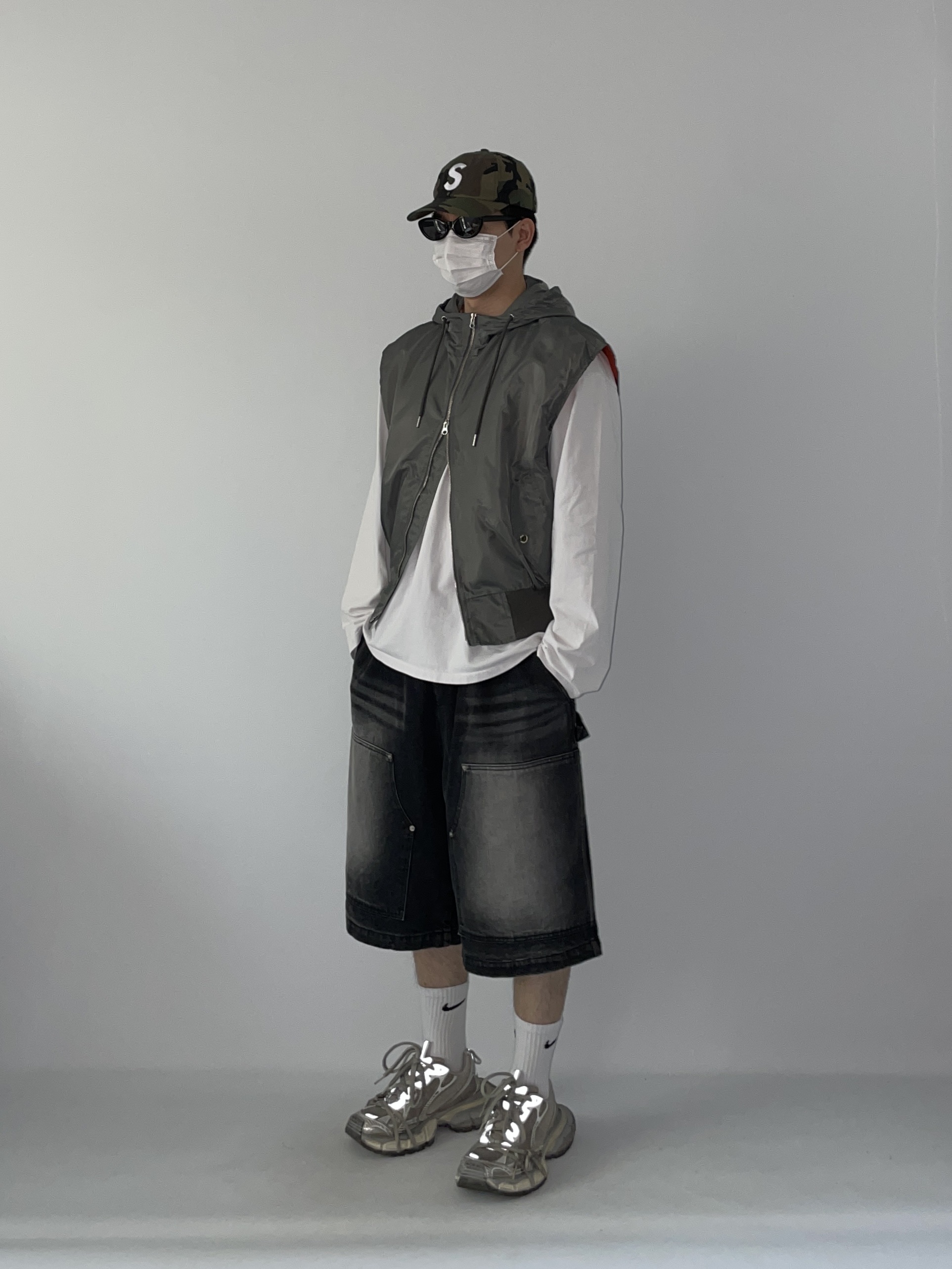 Supreme Seersucker S Logo 6-Panel Woodland Camo - 24SS, Balenciaga 3XL Sneakers Light Beige 착용 스타일 - 1
