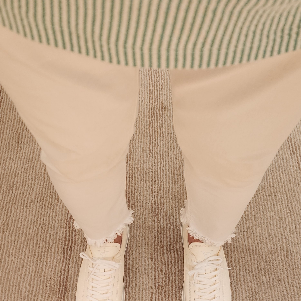 Louis Vuitton LV Resort Sneaker White 착용 스타일 - 1
