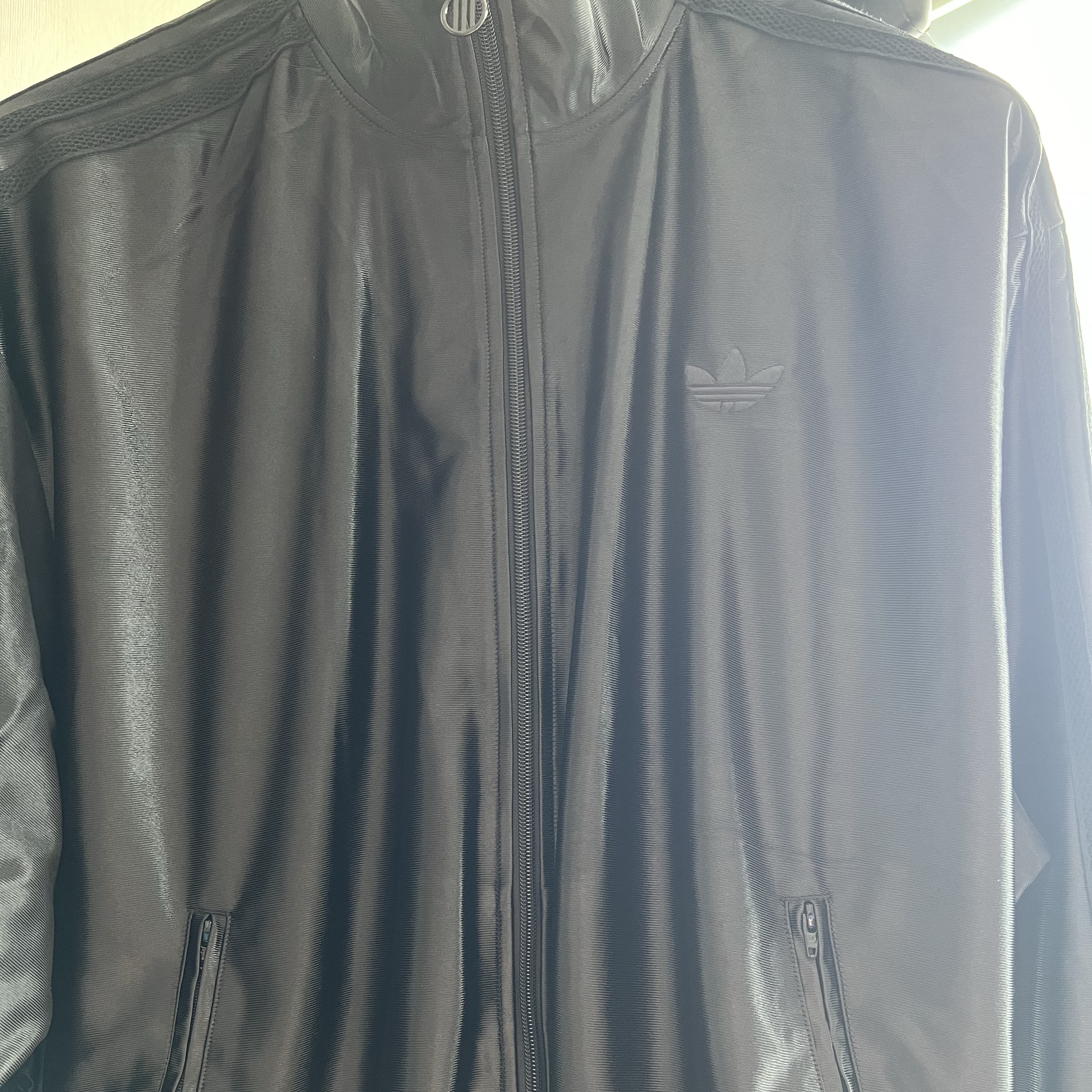 Adidas Q3 Oversized Track Top Black - KR Sizing 착용 스타일 - 2