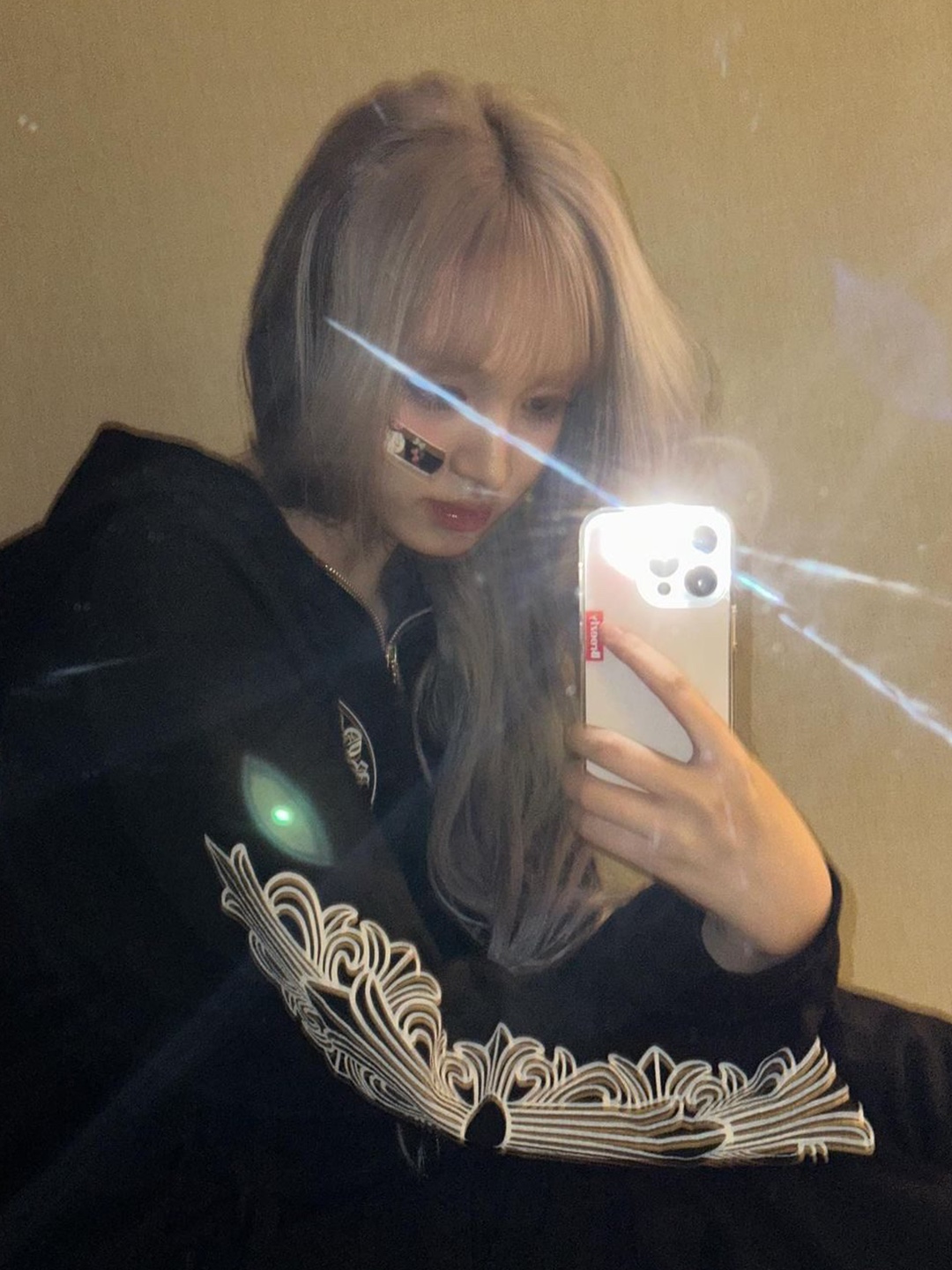 (W) Chrome Hearts Sports Bra Tank Top Black, Chrome Hearts Horseshoe Floral Fleece Zip-Up Hoodie Black 착용 스타일 - 4