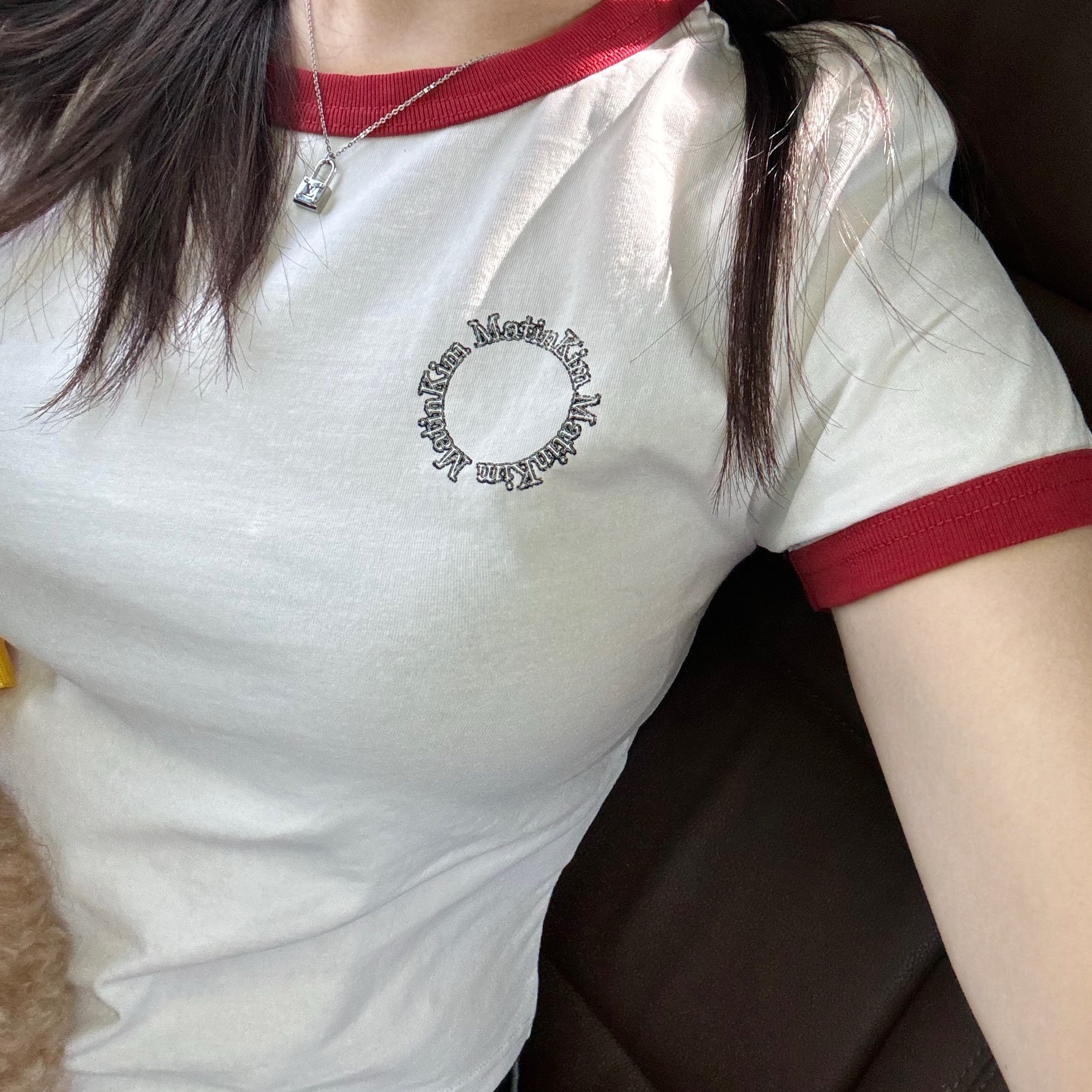 Adidas Samba OG Cloud White, (W) Matin Kim Circle Logo Ringer Crop Top Red 착용 스타일