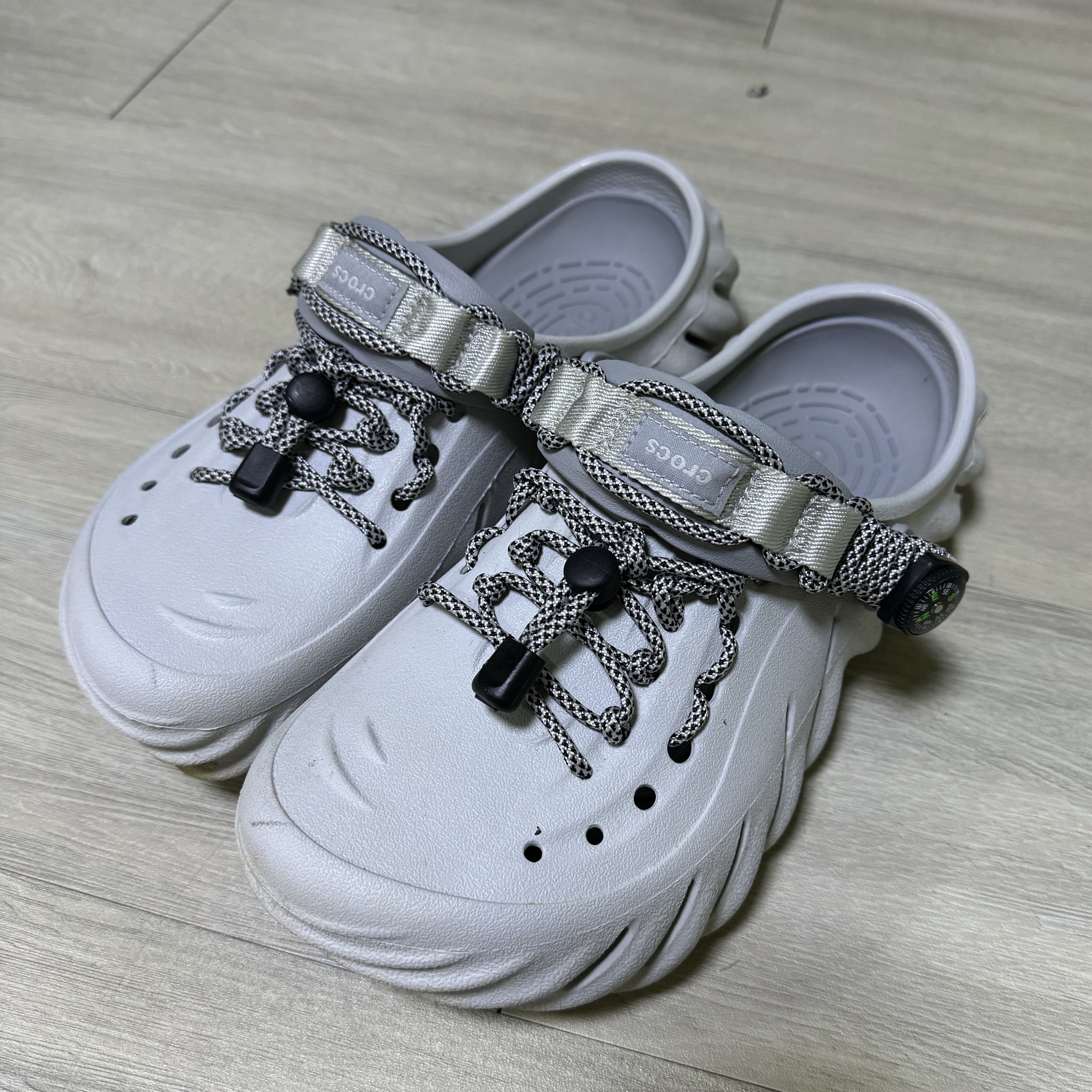 Crocs Echo Clog Atmosphere 착용 스타일