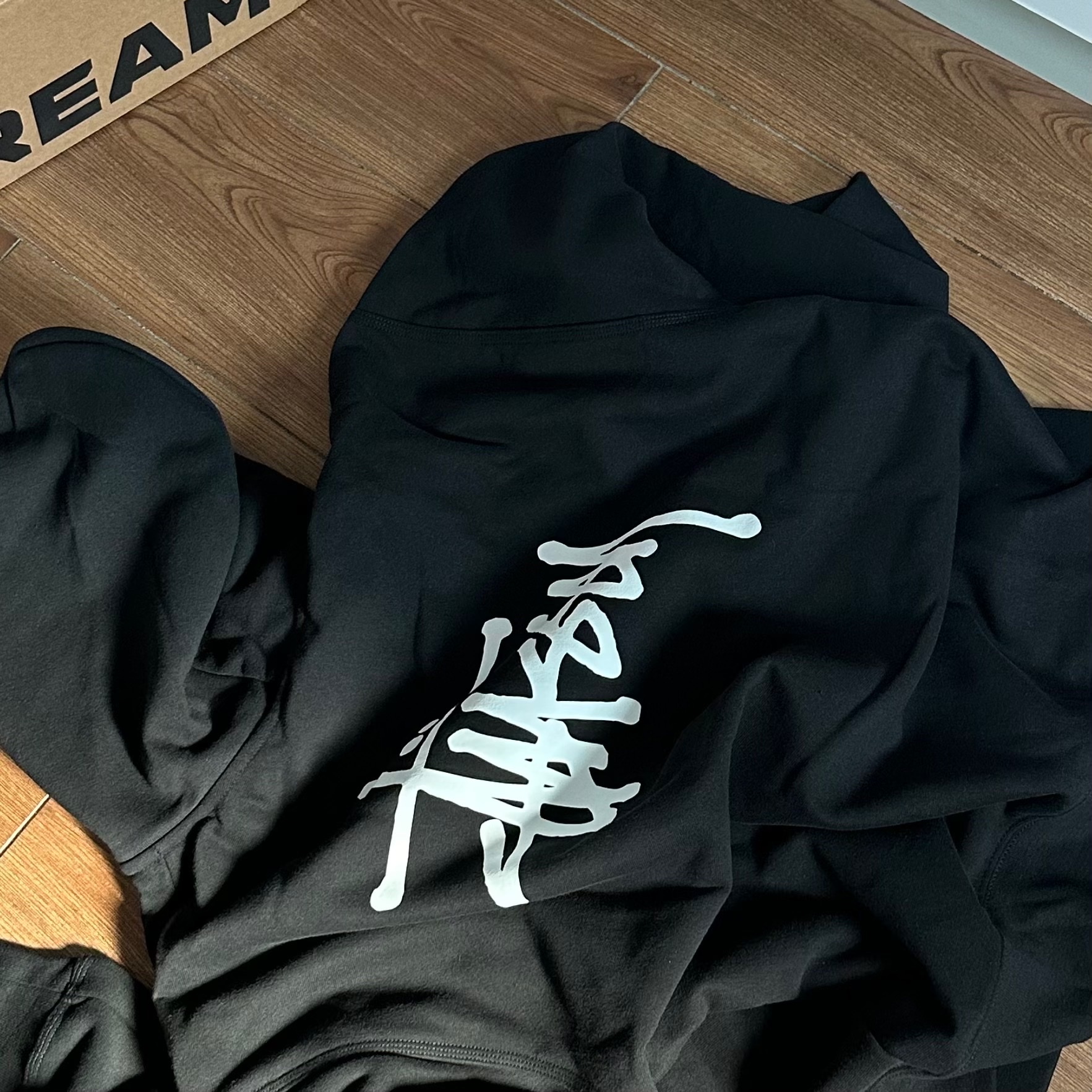 Stussy Basic Zip Hoodie Black 착용 스타일