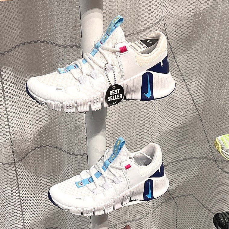 (W) Nike Free Metcon 5 White Fierce Pink 착용 스타일