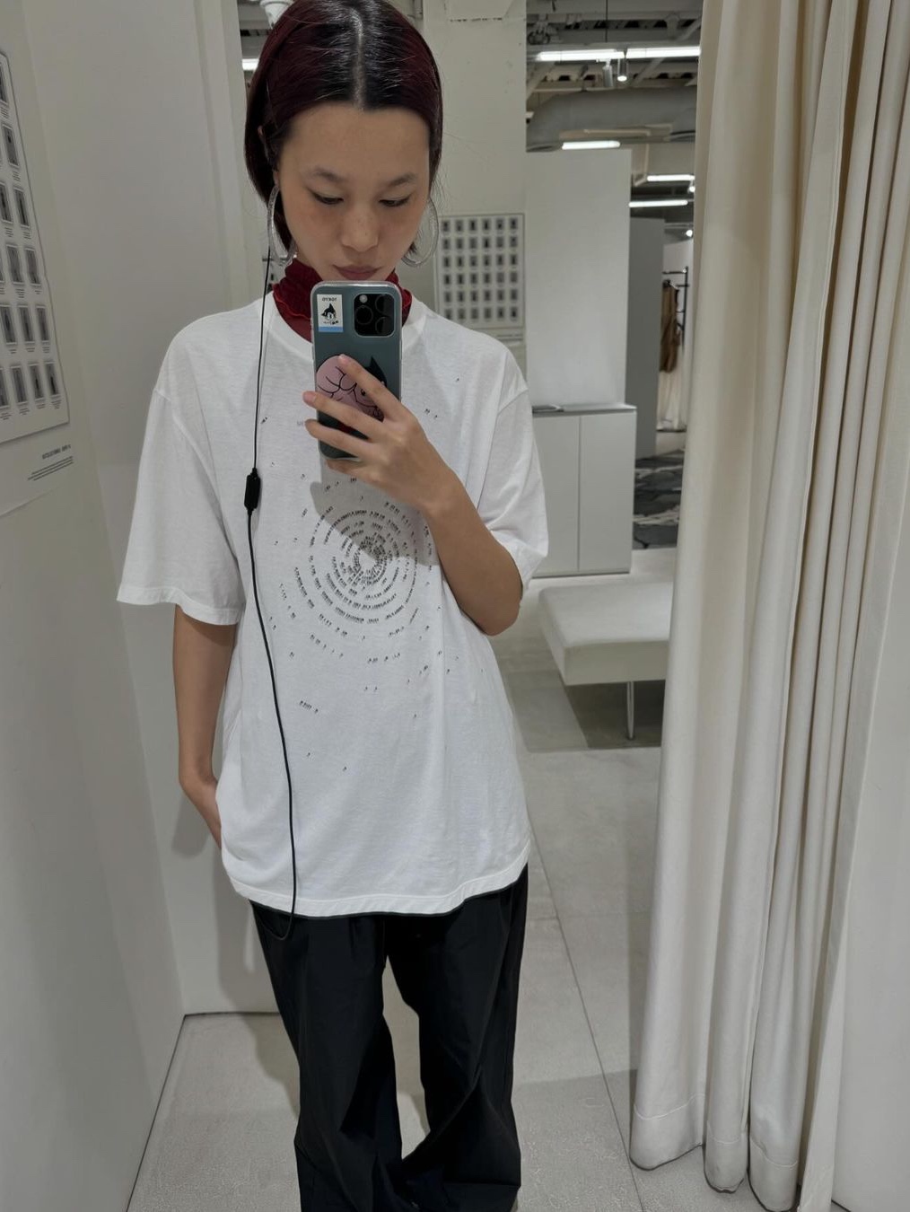 Amomento Motive Graphic T-Shirt White 착용 스타일