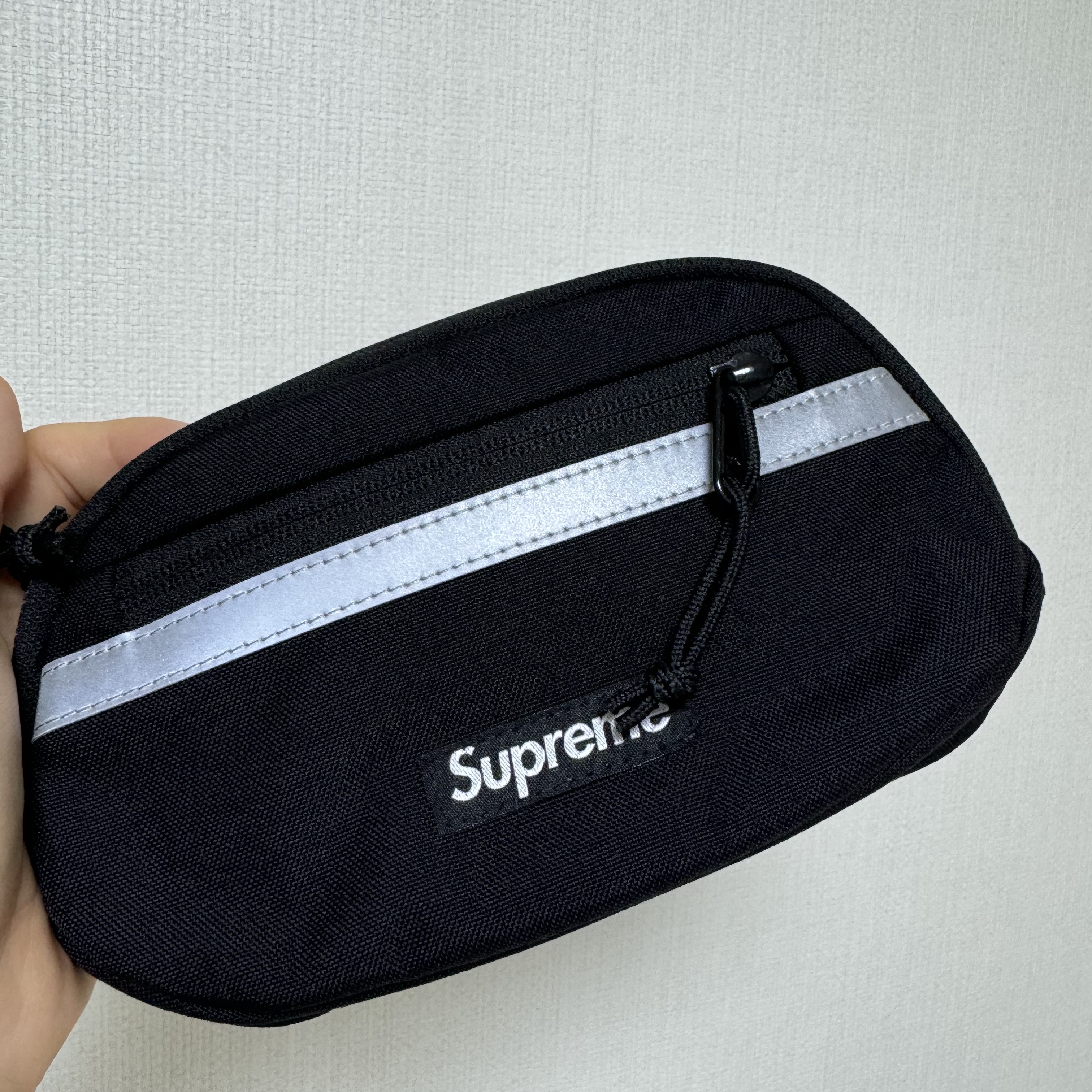 Supreme Mini Side Bag Black - 24FW 착용 스타일