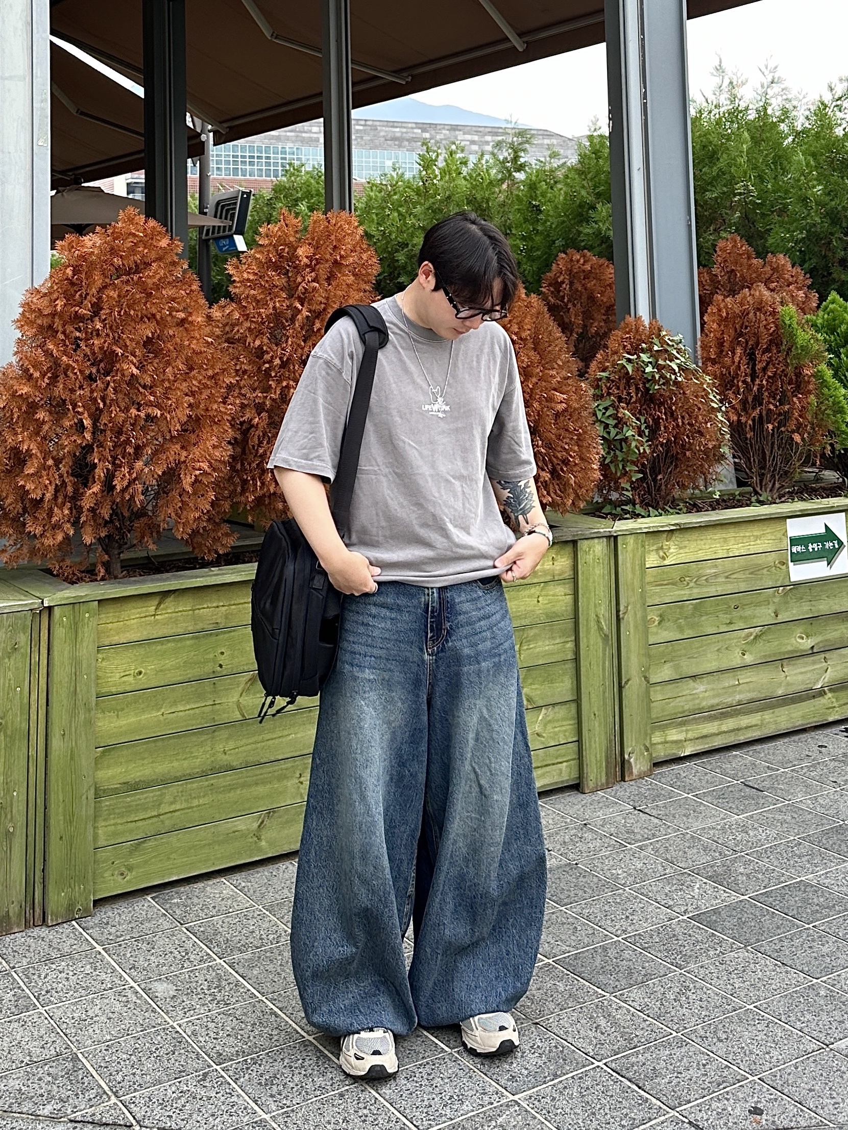 Gentle Monster x Maison Margiela MM113 Black Clear, Asics Gel-Venture 6 Feather Grey Black 착용 스타일 - 2