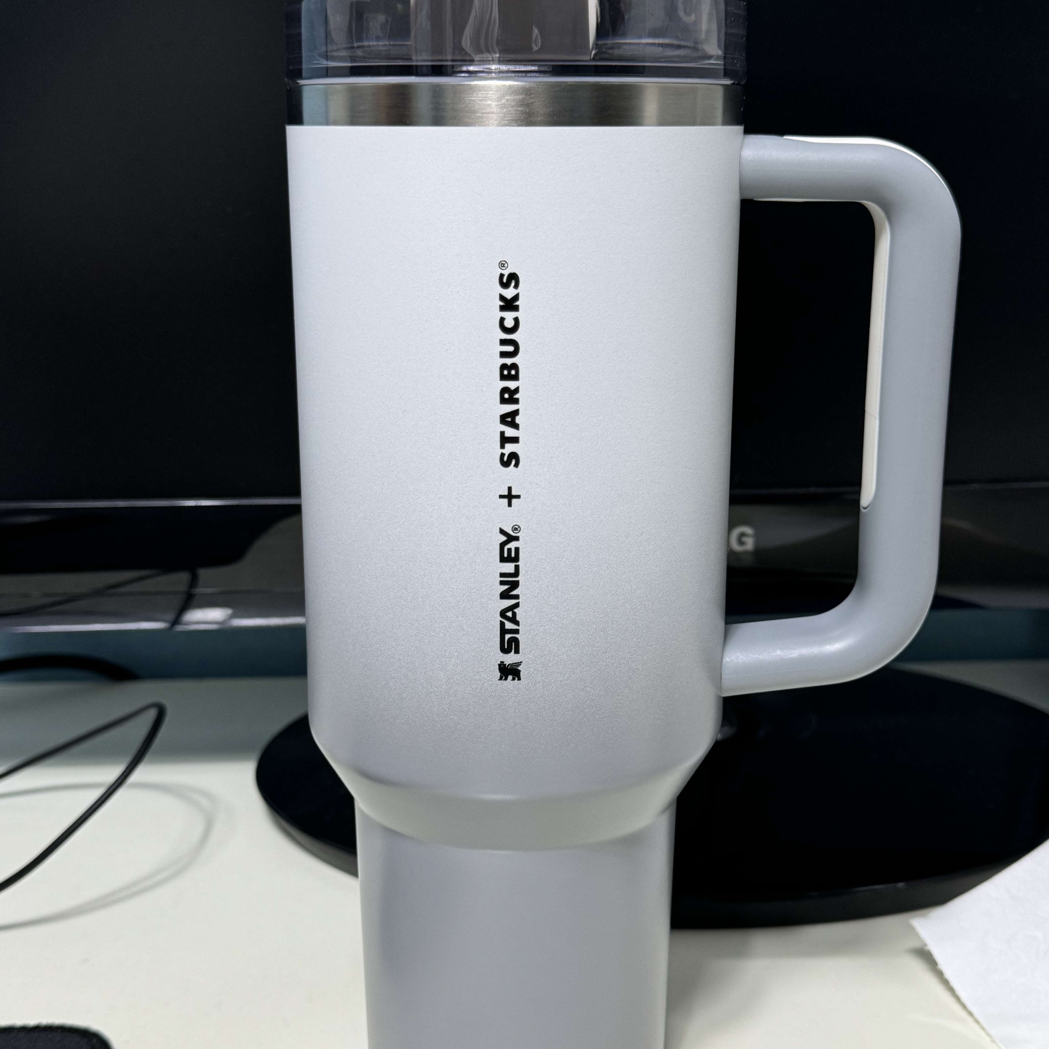 Starbucks 24 SS Stanley Grey Quencher Tumbler 1183ml 착용 스타일 - 2