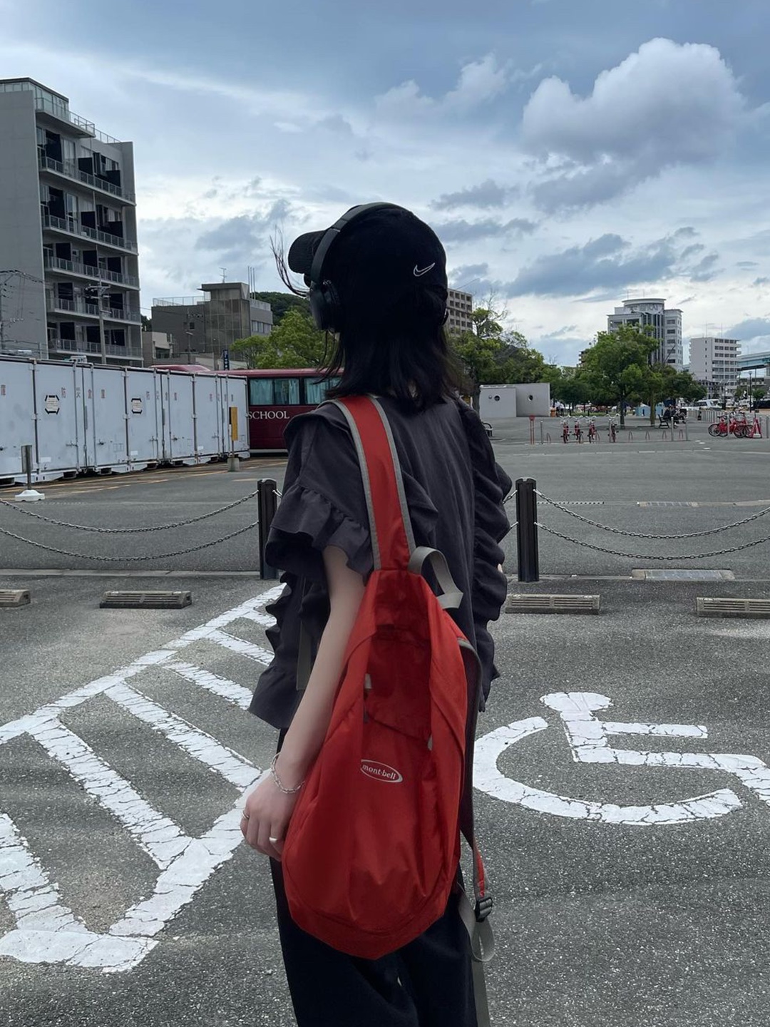 Montbell Balance Light 20 Backpack Primary Blue, Montbell Pocketable Light Pack 13 Red 착용 스타일 - 3