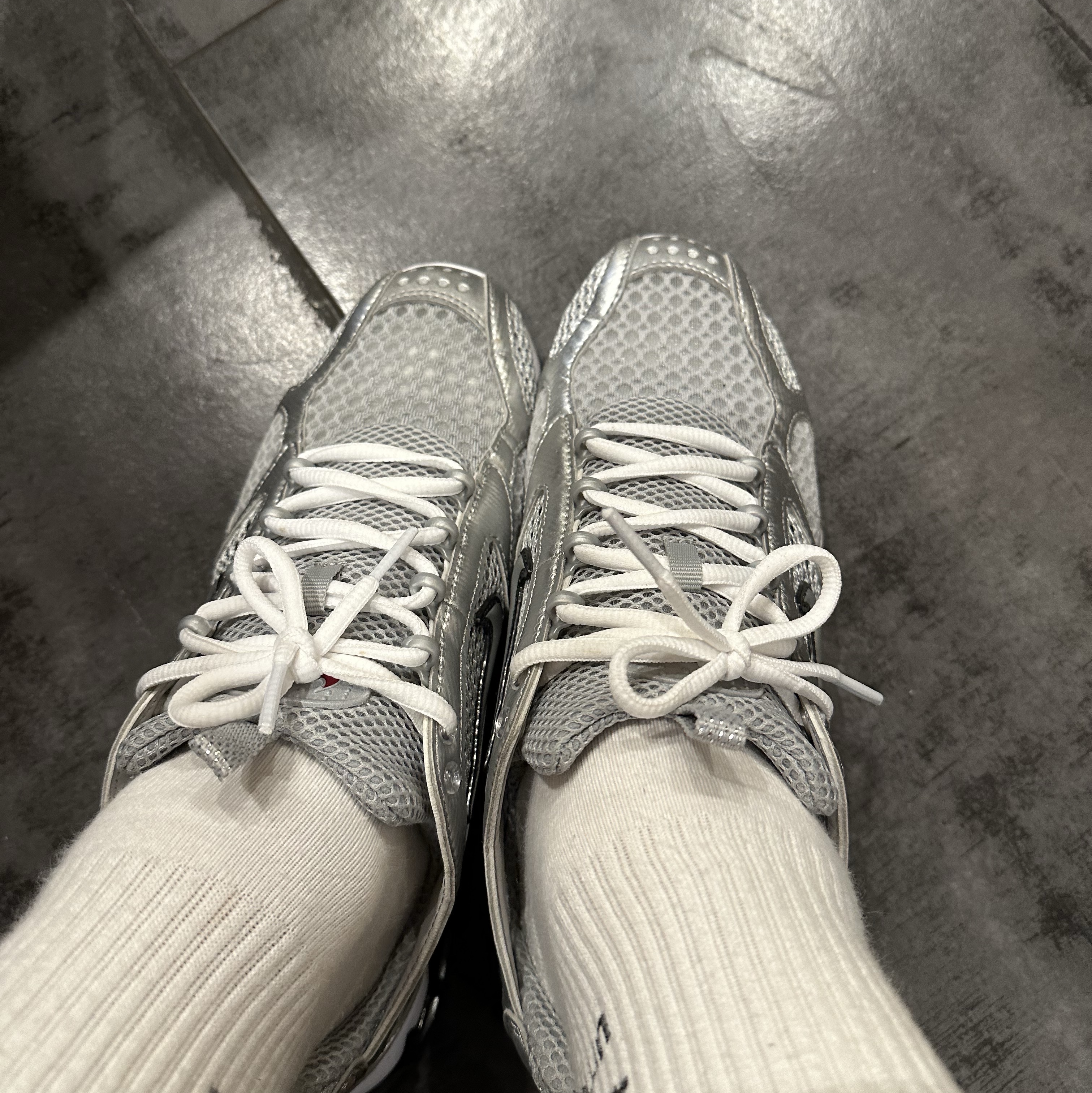 Nike Air Zoom Spiridon Cage 2 Metallic Silver 착용 스타일