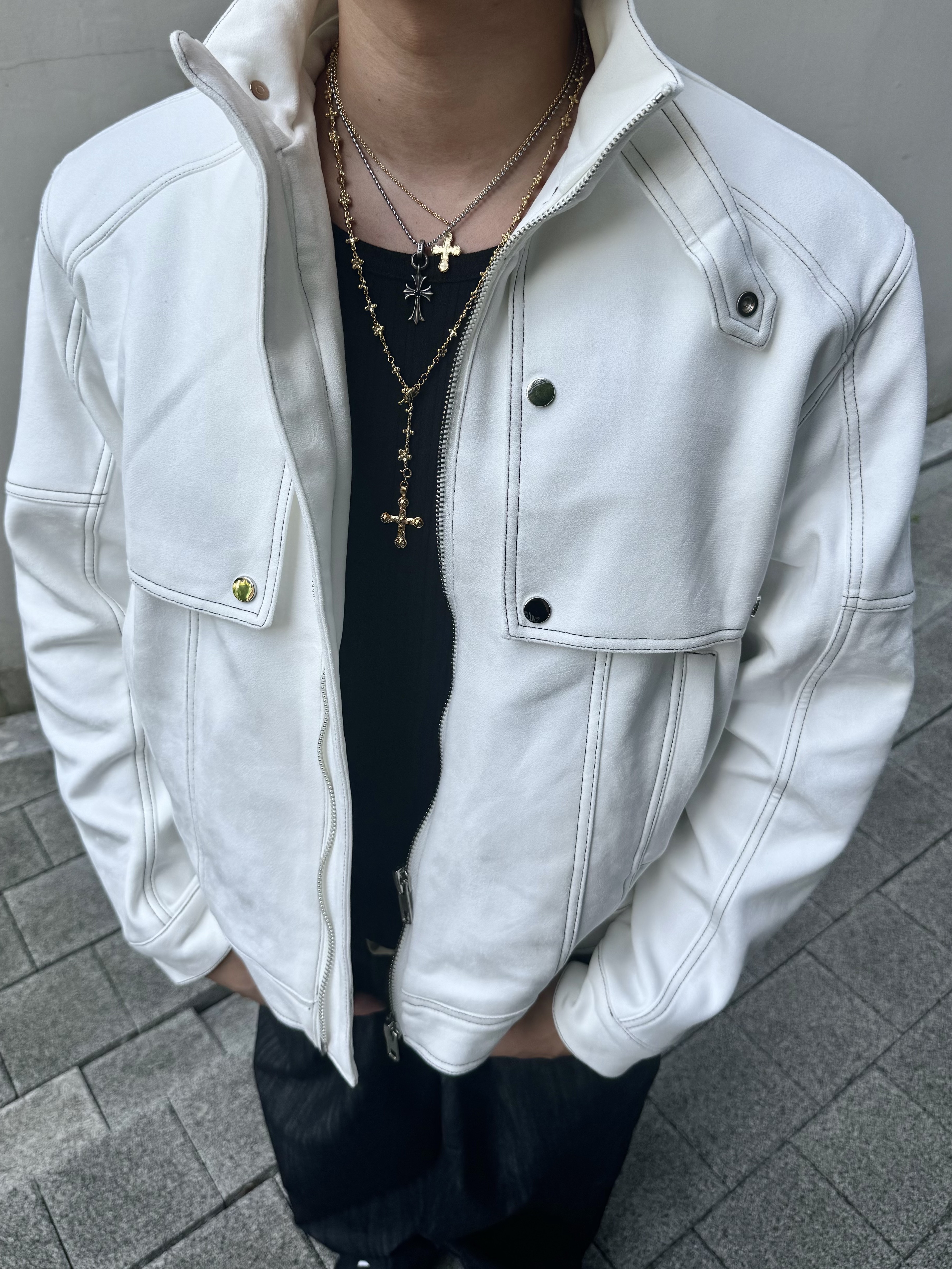 Hansroom Chrome Hearts Tiny CH cross Charm, (W) Saint Laurent SL 557 Shade Sunglasses Black 착용 스타일 - 5
