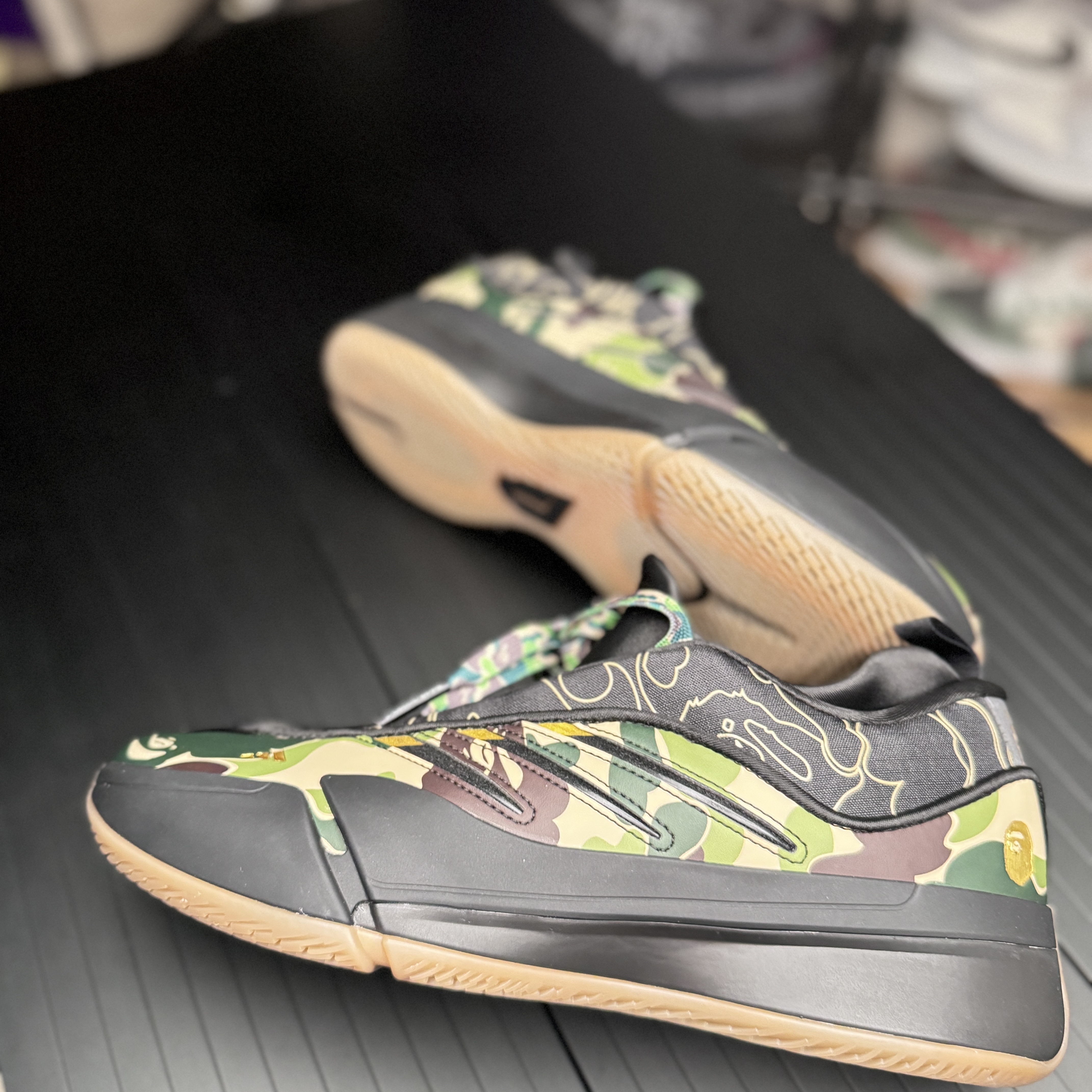 Adidas x BAPE Dame 9 Core Black 착용 스타일 - 2