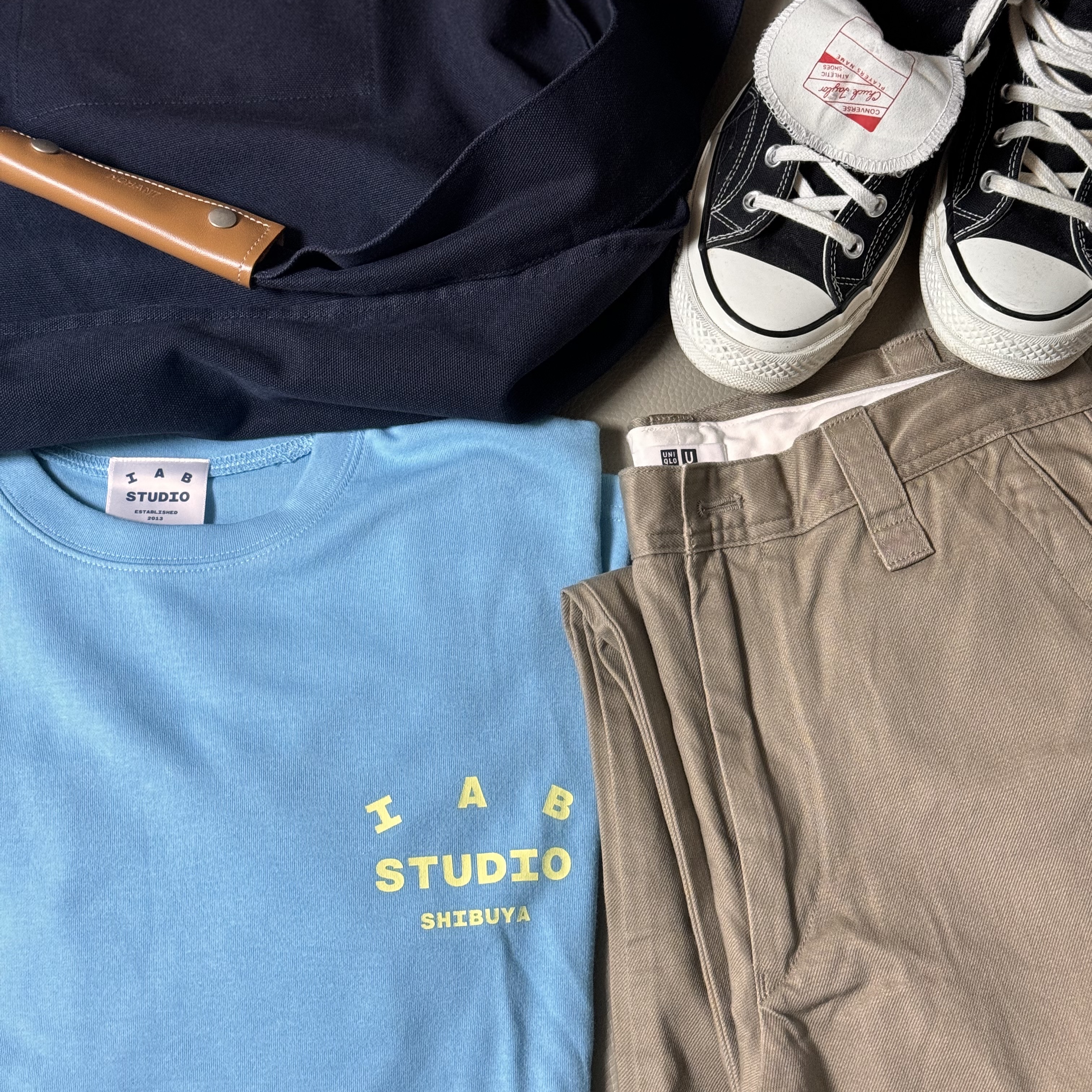 IAB Studio T-Shirt Soda - Shibuya Exclusive, Converse Chuck 70 Hi Black 착용 스타일 - 1