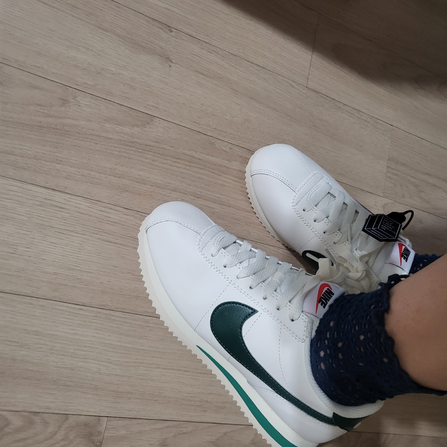 (W) Nike Cortez Gorge Green and Malachite 착용 스타일 - 2