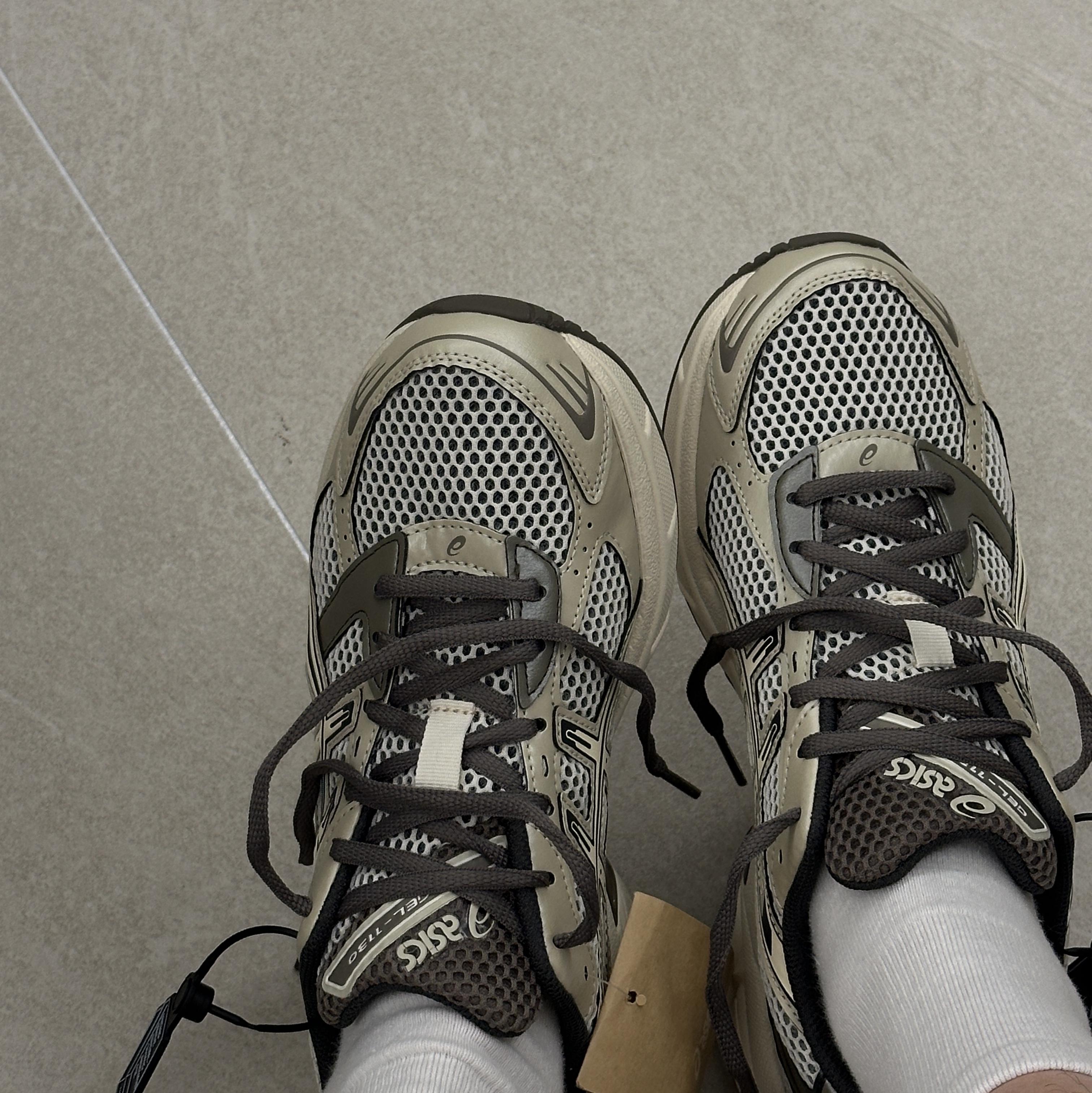 Asics Gel-1130 Birch Dark Taupe - Korea Exclusive 착용 스타일 - 3