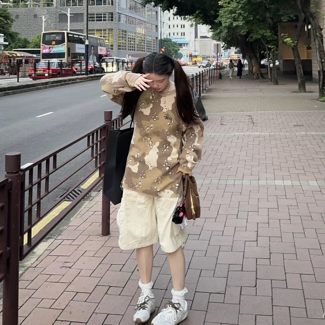 Stussy Raglan Thermal LS Crew Desert Camo 착용 스타일 - 2