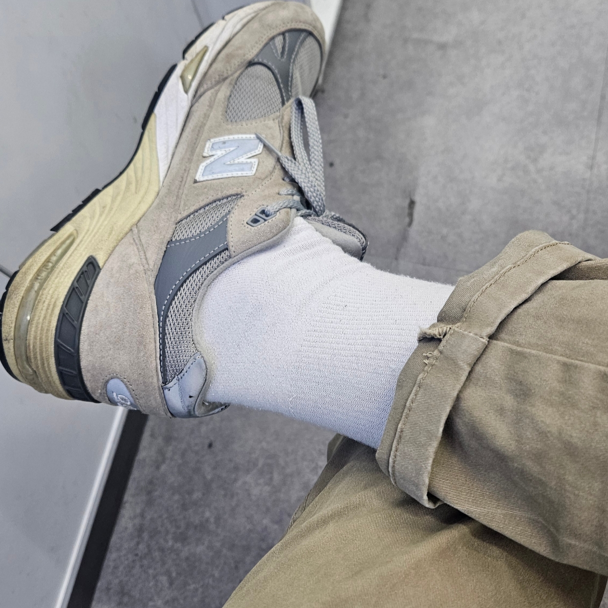 New Balance 991 Made in UK Grey 착용 스타일