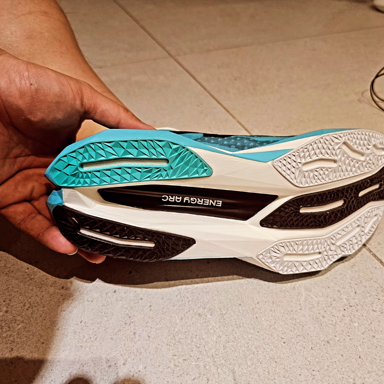New Balance Fuelcell Supercomp Elite v4 Cyber Jade White - 2E Wide 착용 스타일 - 3
