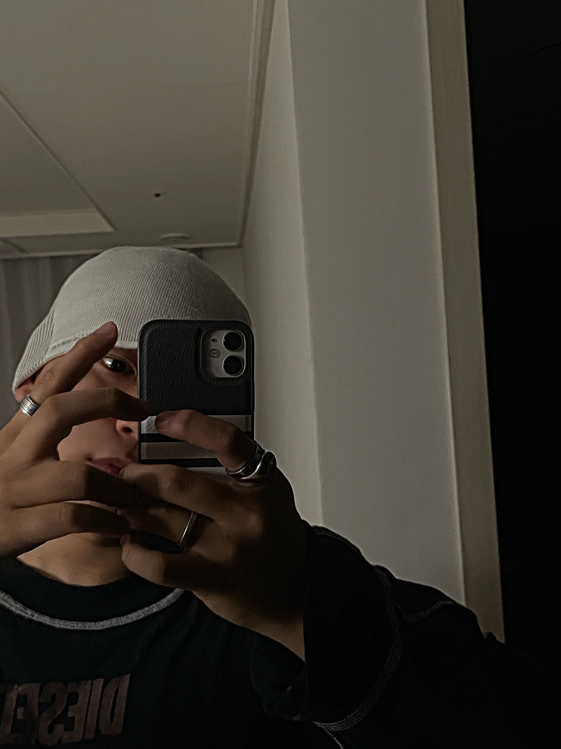 Sansan Gear Binary Beanie Ivory - 23FW, Dior x Stone Island Signet Ring and Black Resin Silver 착용 스타일