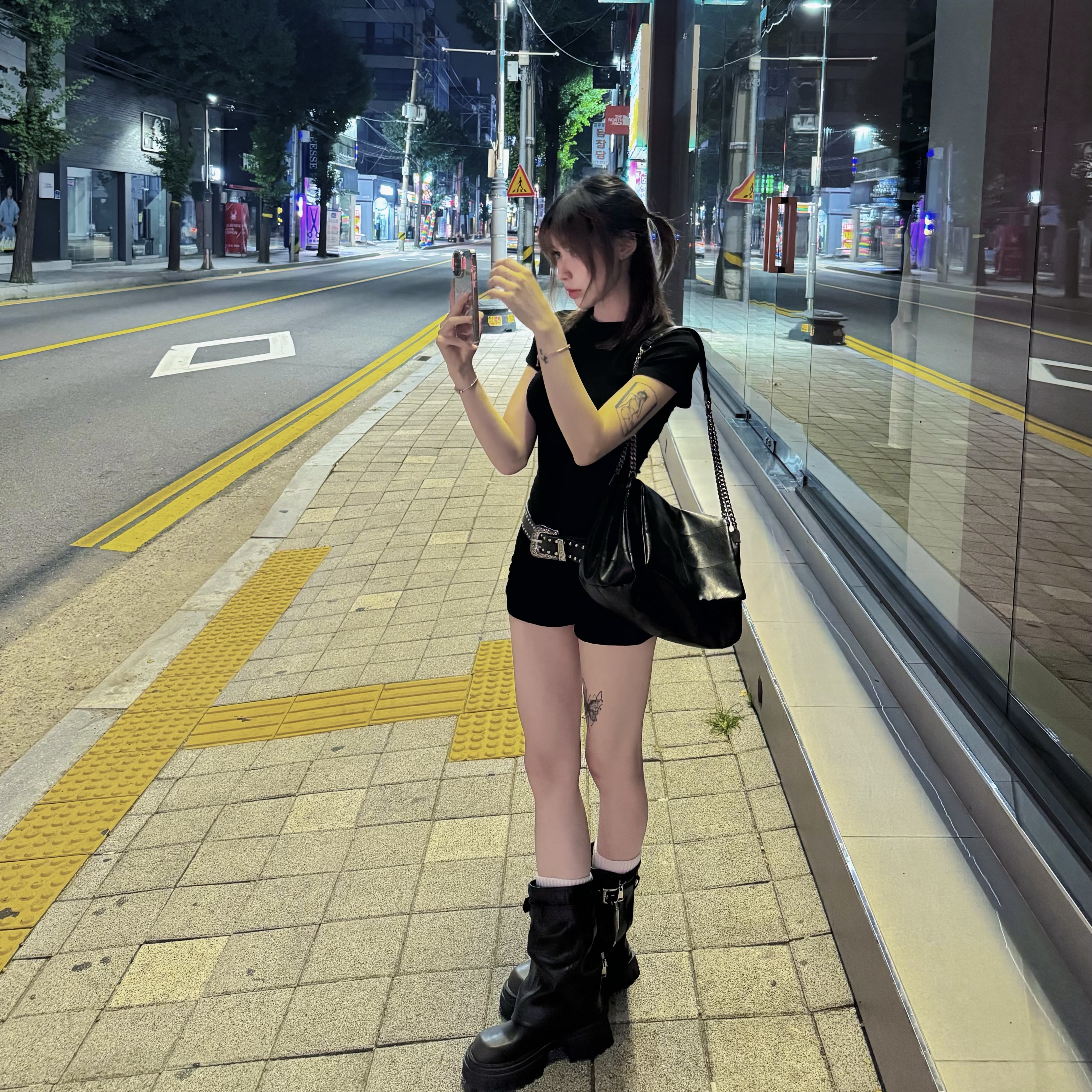 Zara Rock Style Flap Shoulder Bag Black 착용 스타일