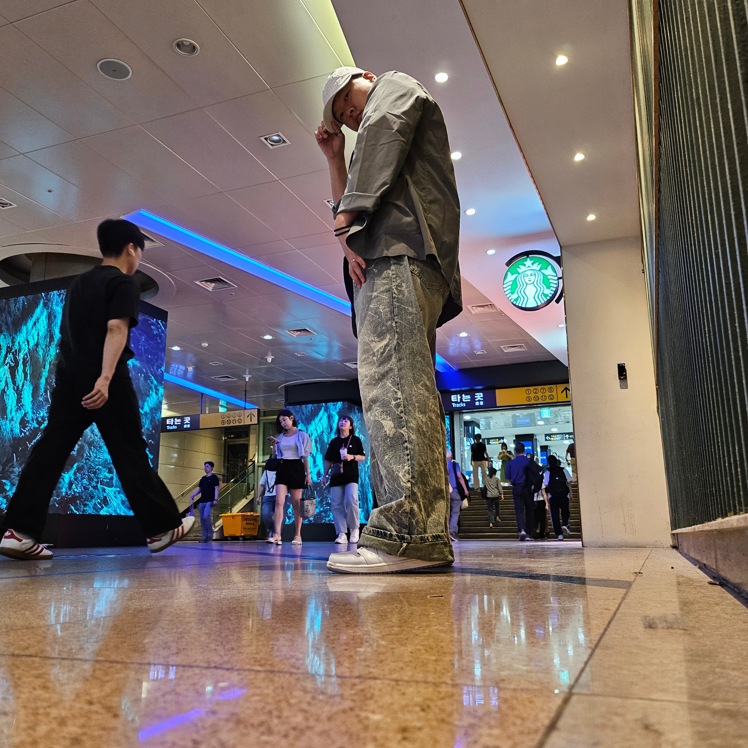 Supreme x MM6 Maison Margiela Painted Camp Cap White - 24SS, Jordan 1 Retro Low OG Atmosphere Grey 착용 스타일 - 1