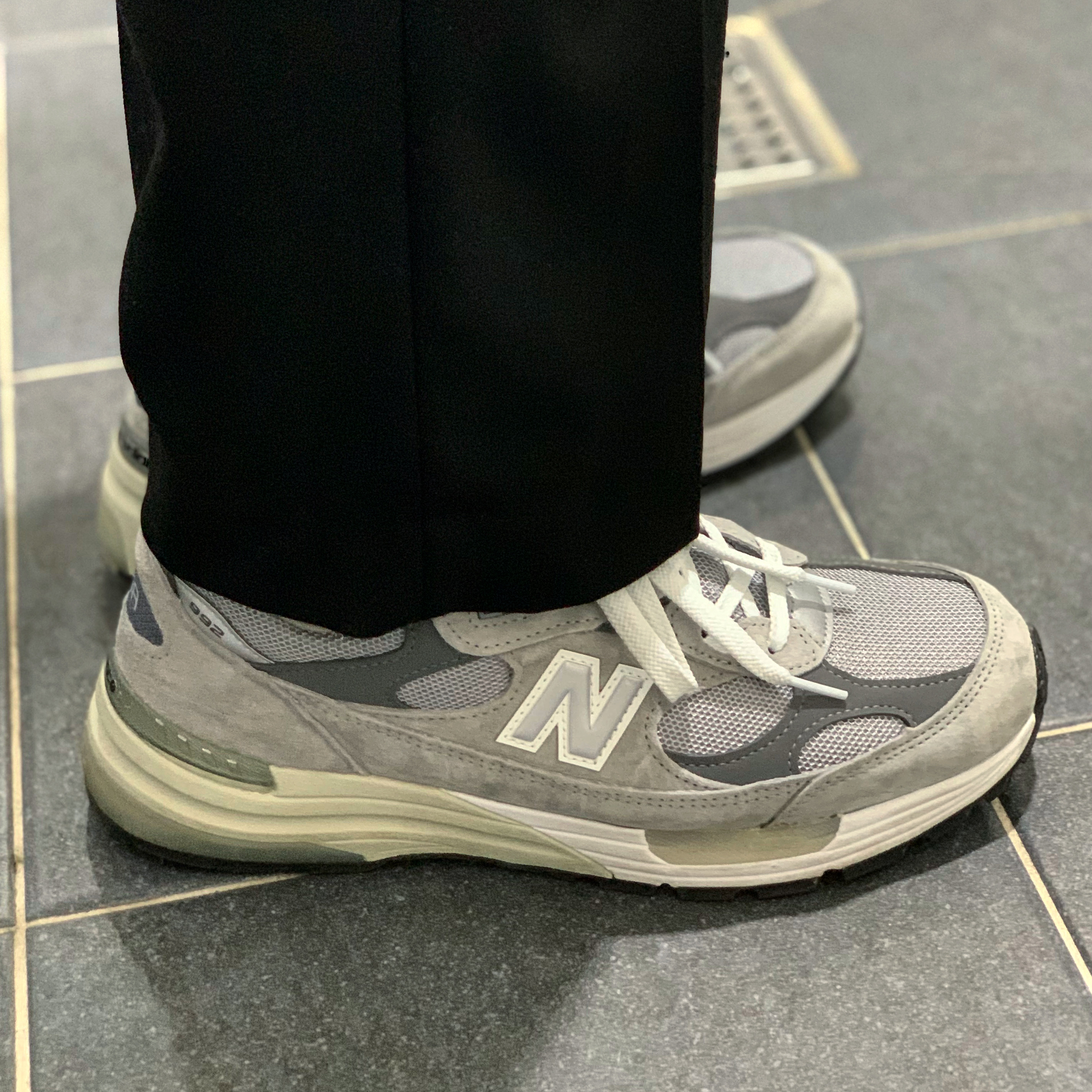 New Balance 992 Made in USA Grey - D Standard 착용 스타일