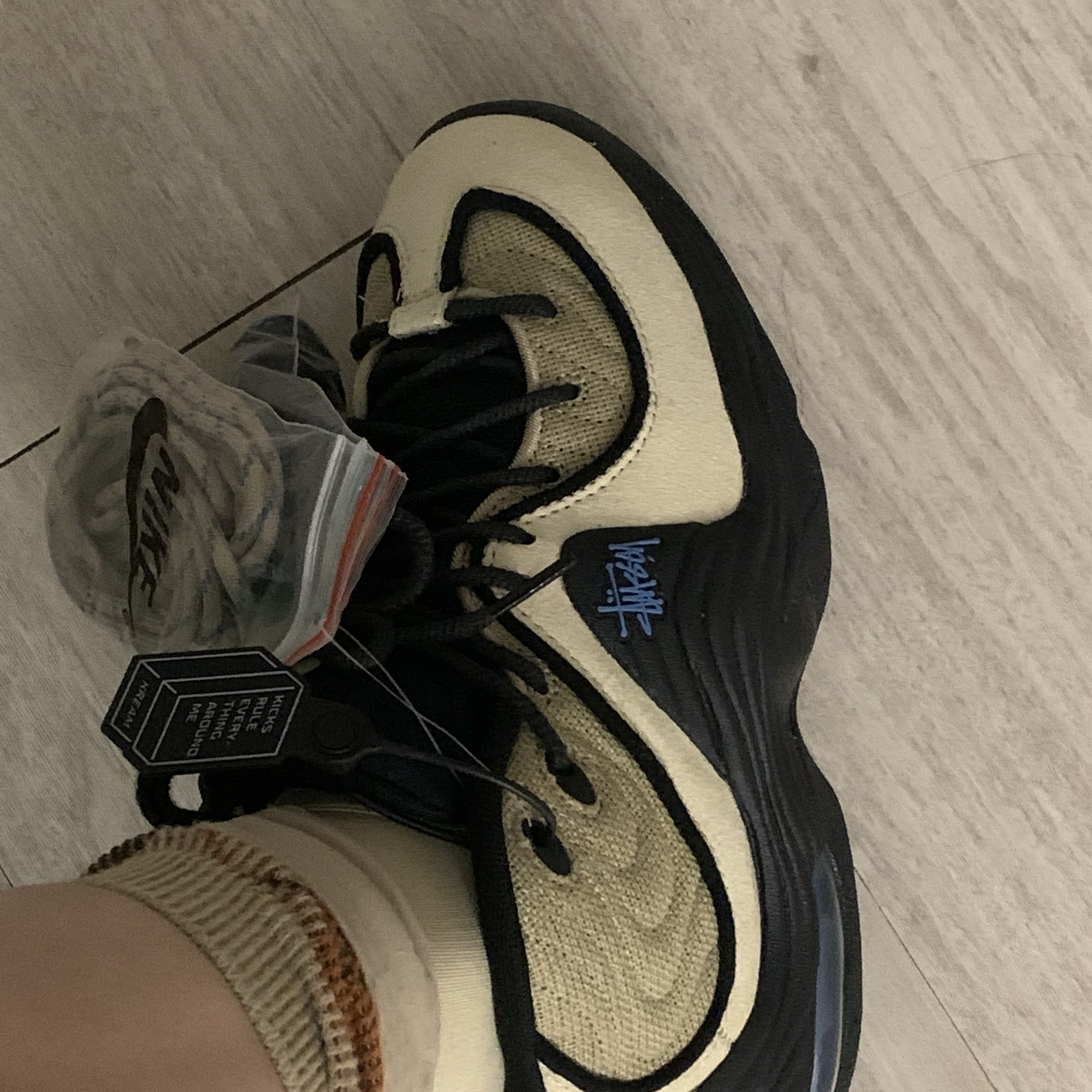 Nike x Stussy Air Penny II Rattan and Limestone 착용 스타일 - 2
