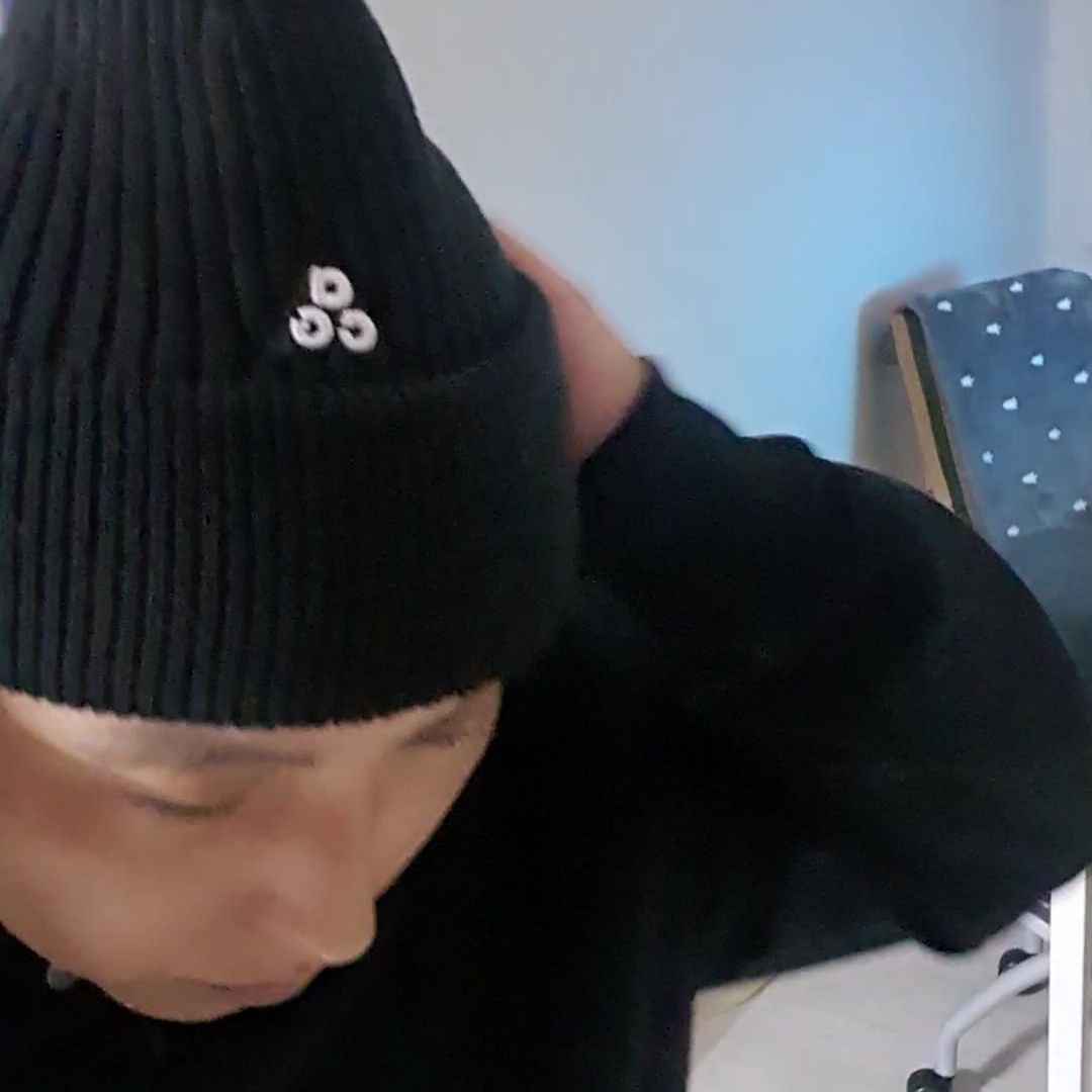 Nike NRG ACG Cuffed Beanie Black 착용 스타일