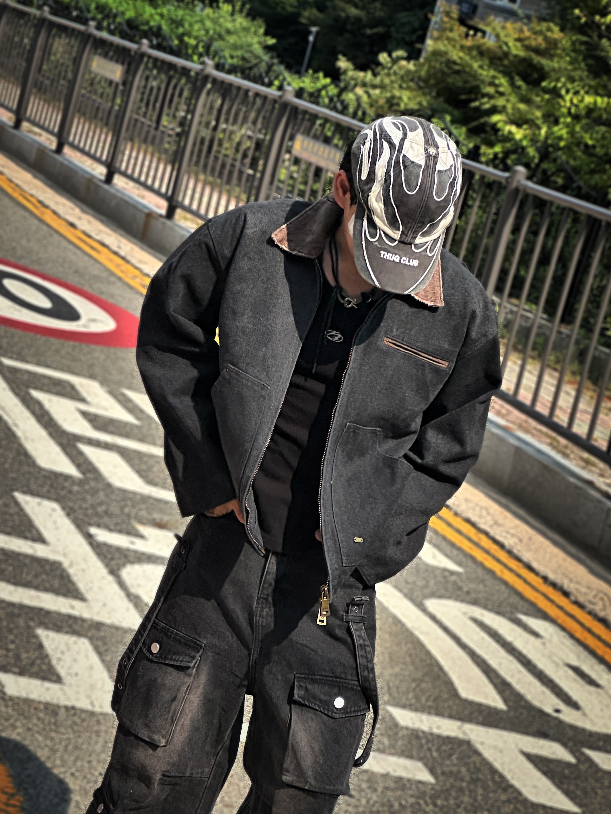 Thug Club Chopper Cap Black, Our Legacy Ladon Leather Keychain Black 착용 스타일 - 4