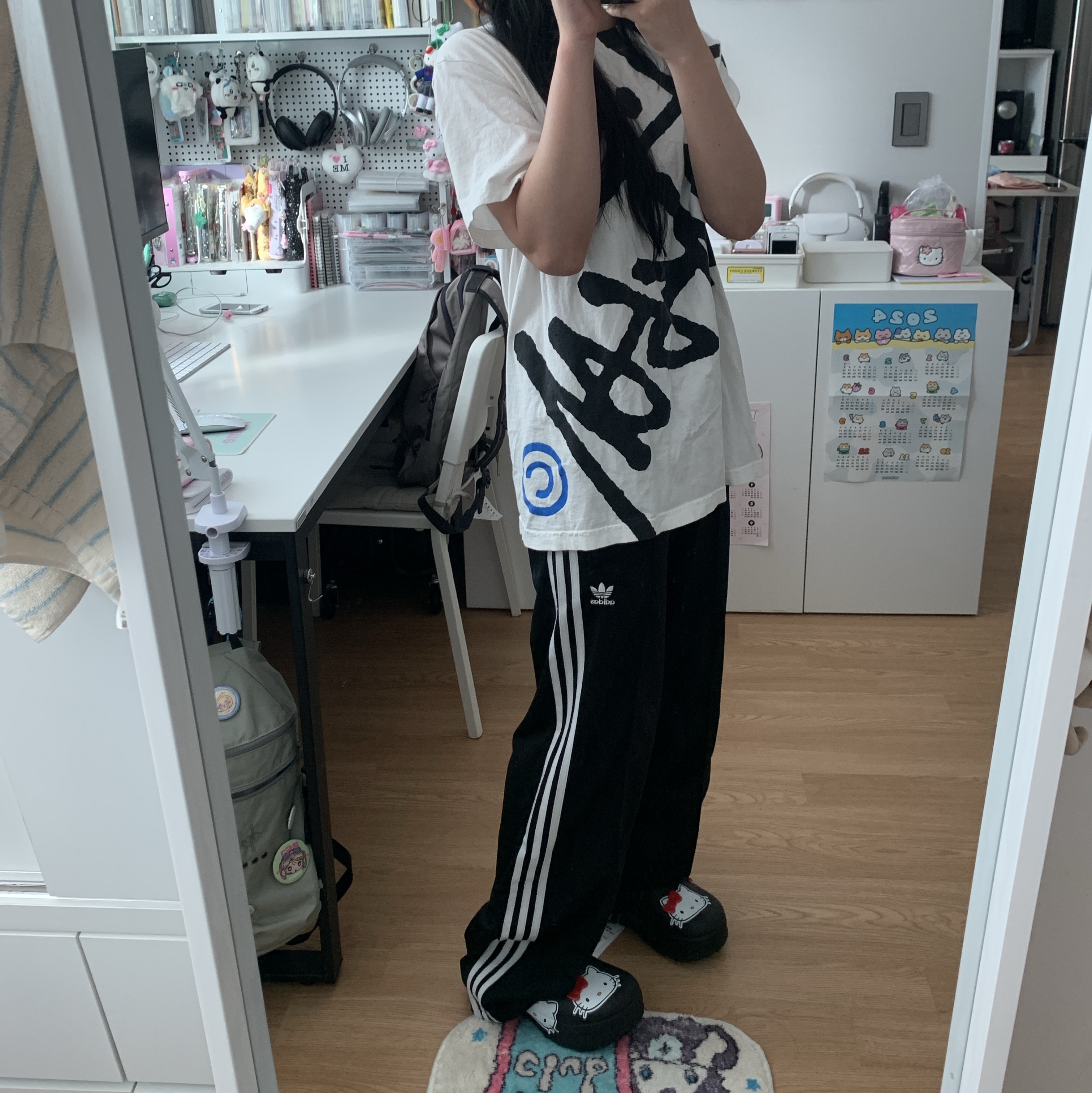 (W) Adidas Originals Firebird Loose Track Pants Black - KR Sizing, (W) Adidas x Hello Kitty Adifom Stan Smith Mules Core Black Red Cloud White 착용 스타일 - 2
