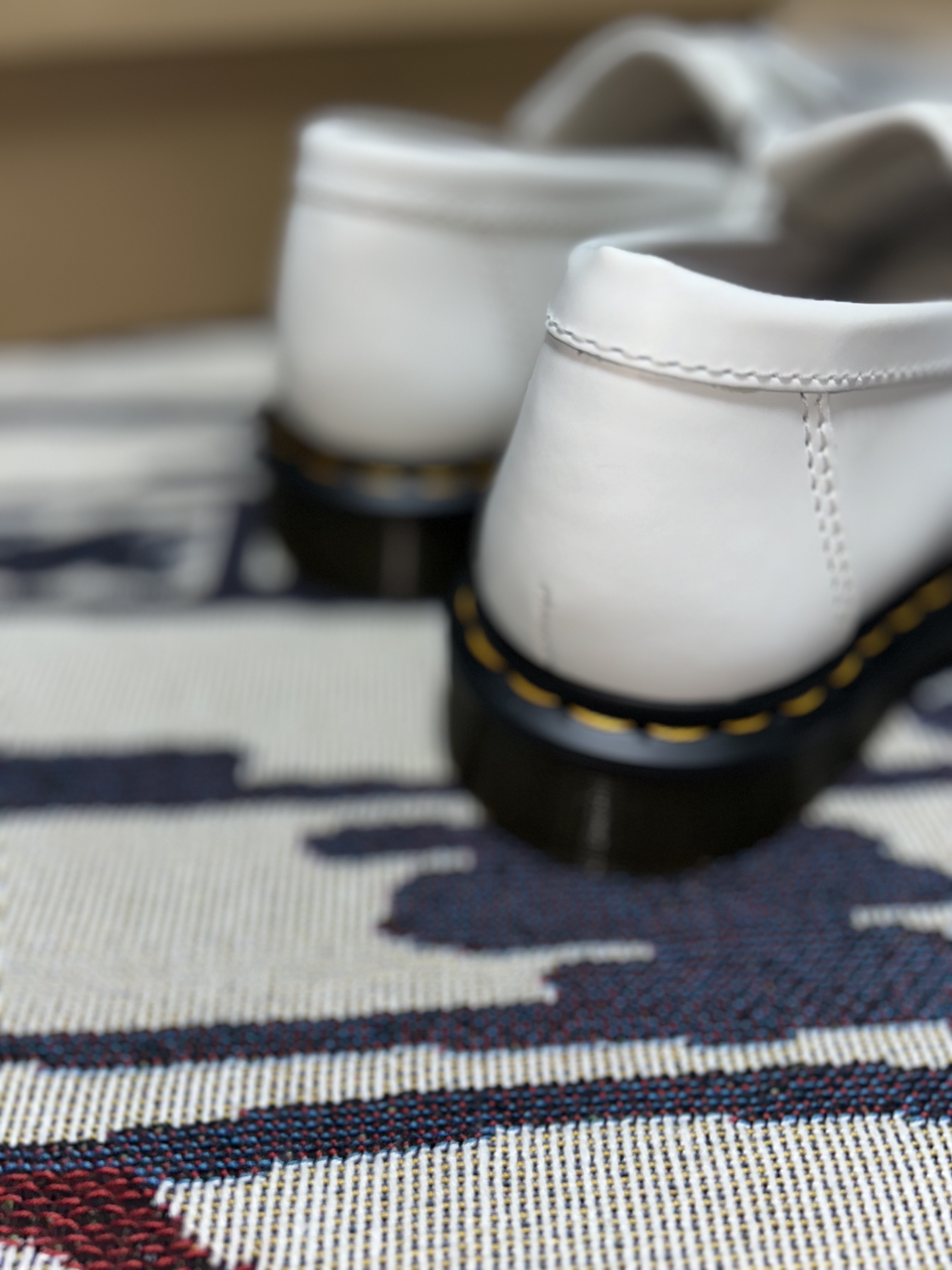 Dr. Martens Adrian Smooth Leather Tassel Loafers White 착용 스타일 - 7