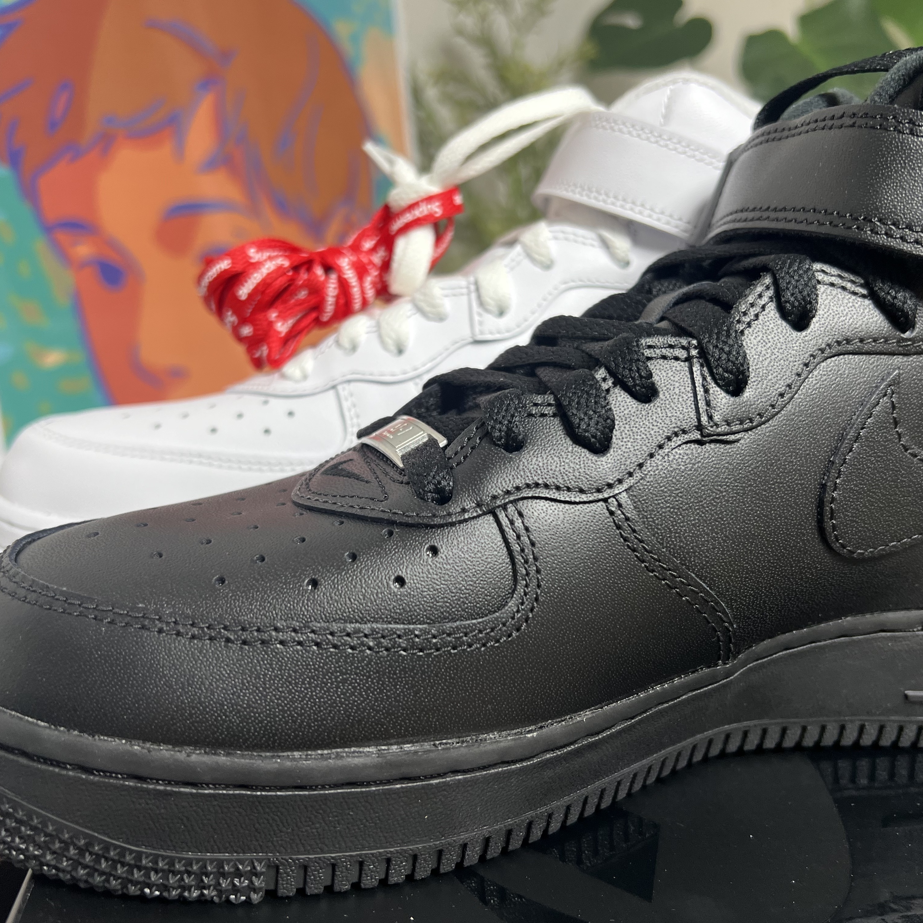 Nike x Supreme Air Force 1 Mid Black 착용 스타일 - 2