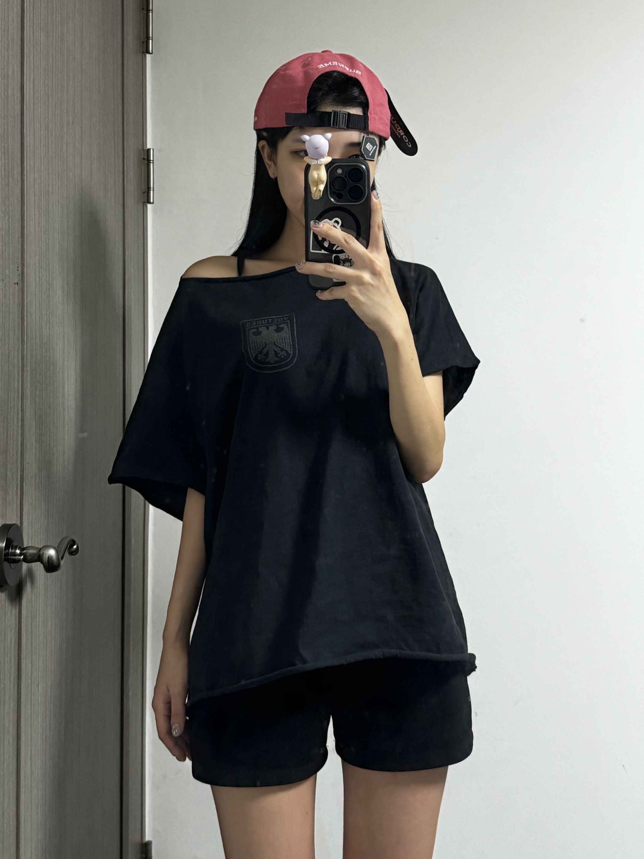 Supreme Cordura Denim Small Box 6-Panel Pink - 24SS, Yeezy Vultures Box T-Shirt Black 착용 스타일 - 1