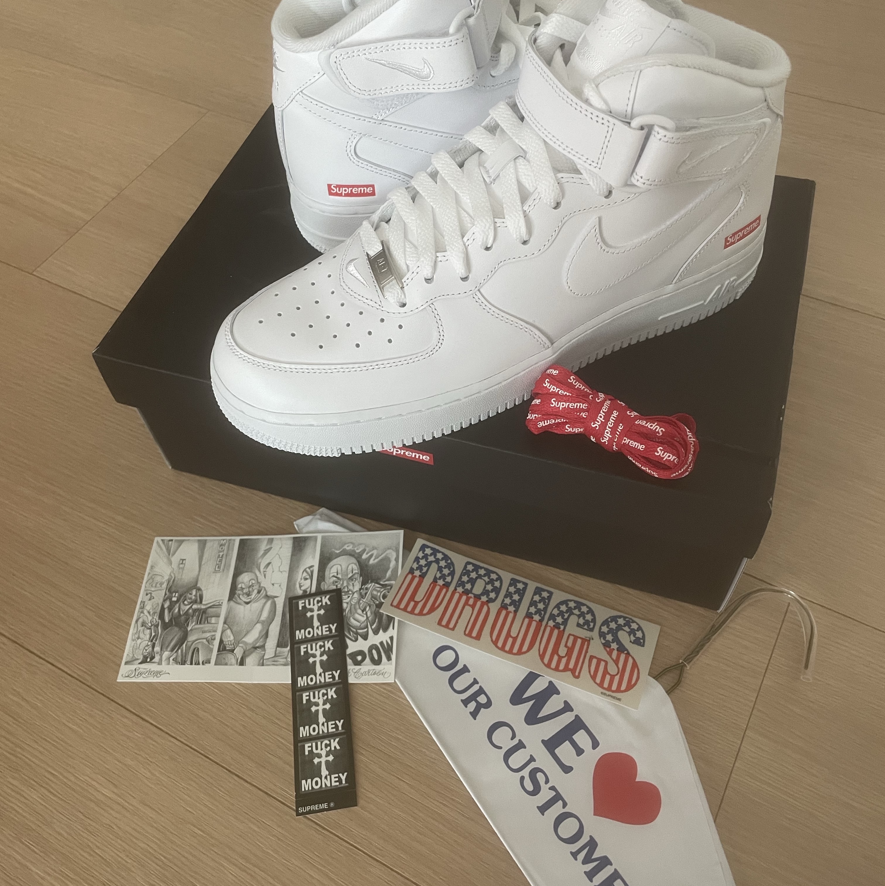 Nike x Supreme Air Force 1 Mid White 착용 스타일 - 1