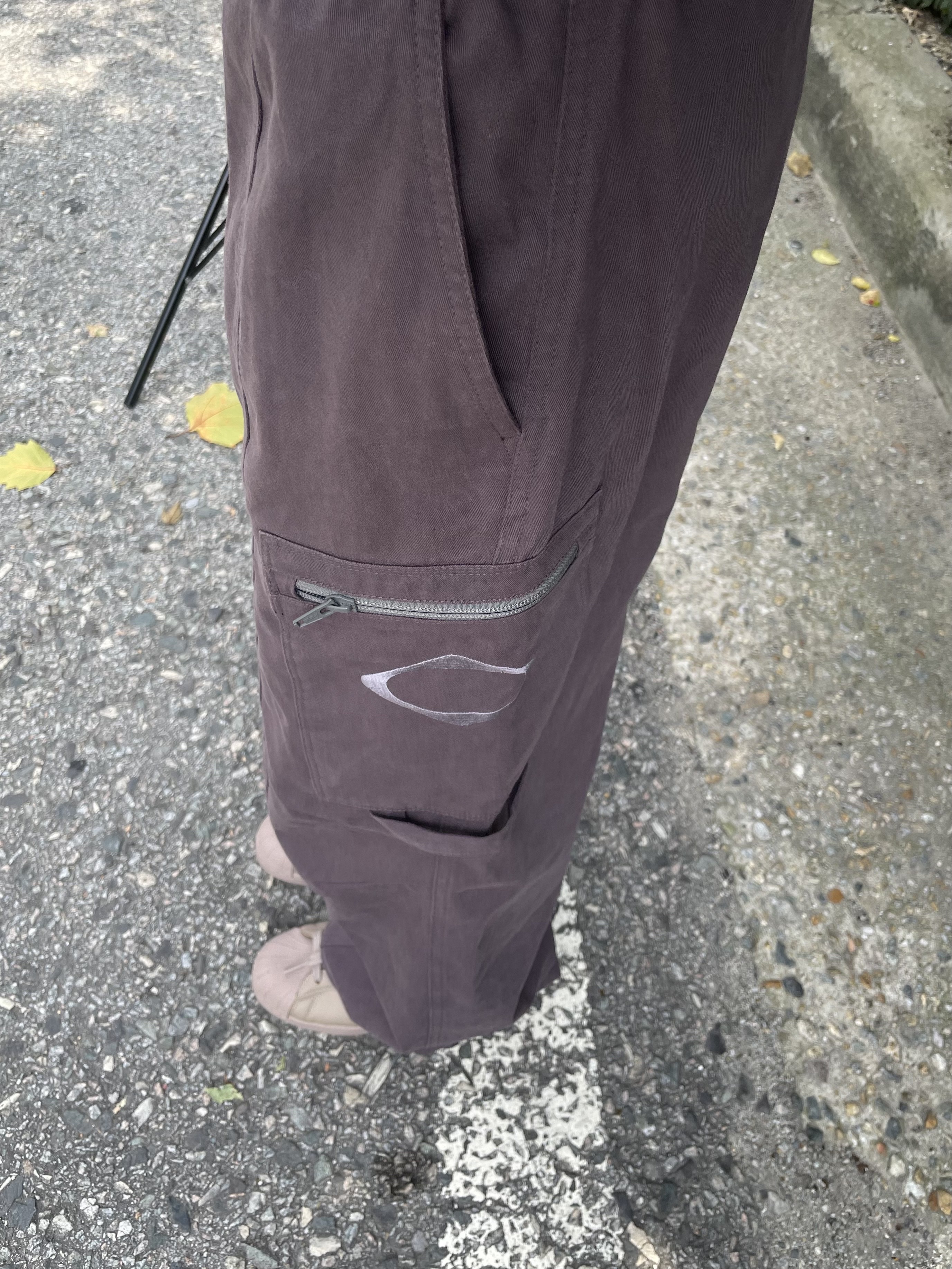 Adidas Superstar Chalky Brown, (W) Mischief Drawstring Pants Purple Brown 착용 스타일 - 3