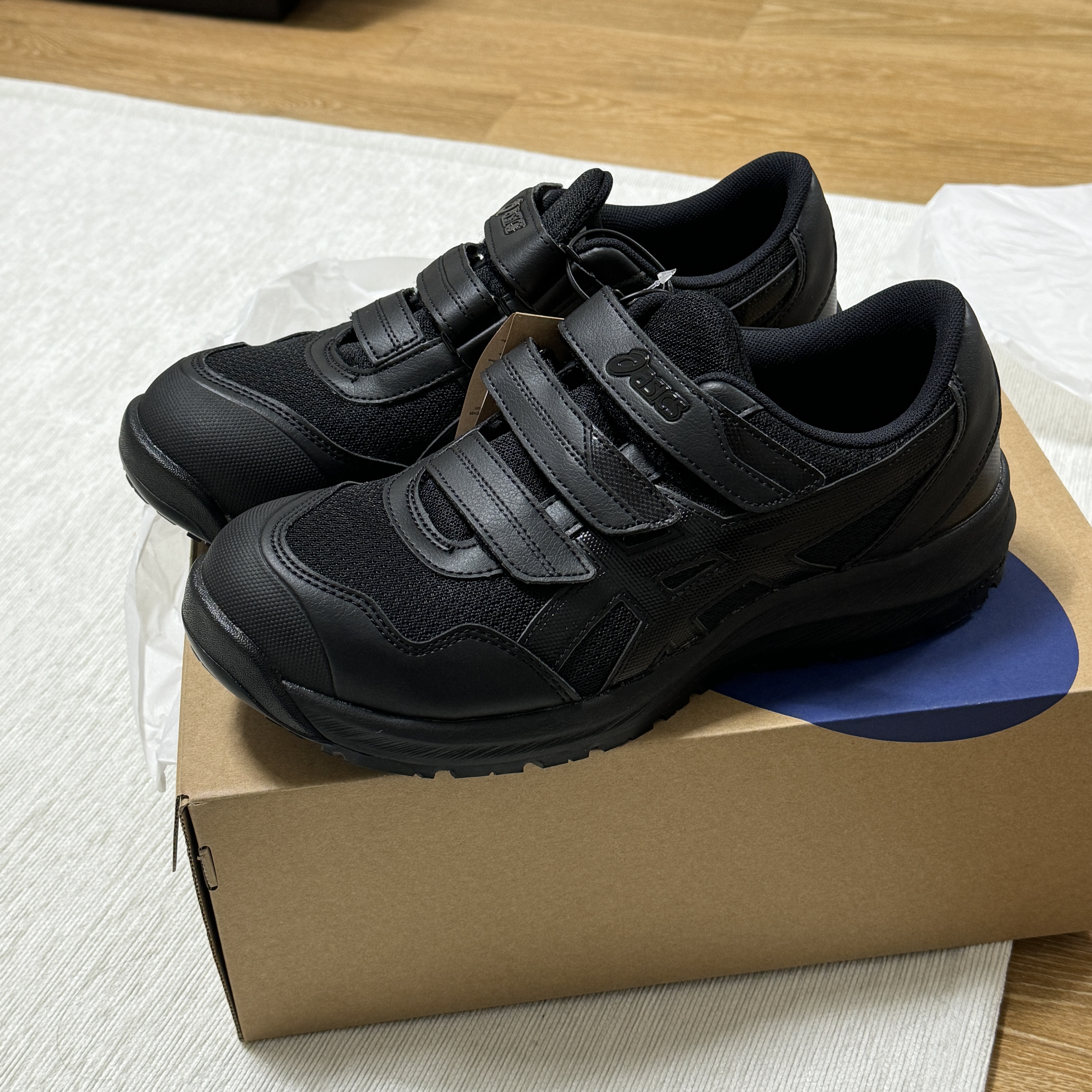 Asics Winjob CP215 Black 착용 스타일 - 2