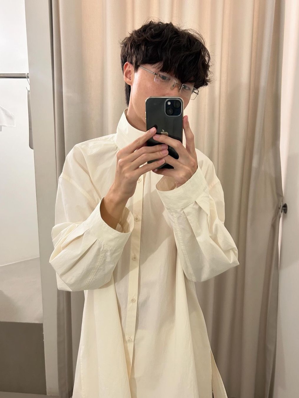 Amomento Women Neck Shirring Oversized Shirts Ecru - 24FW 착용 스타일 - 1