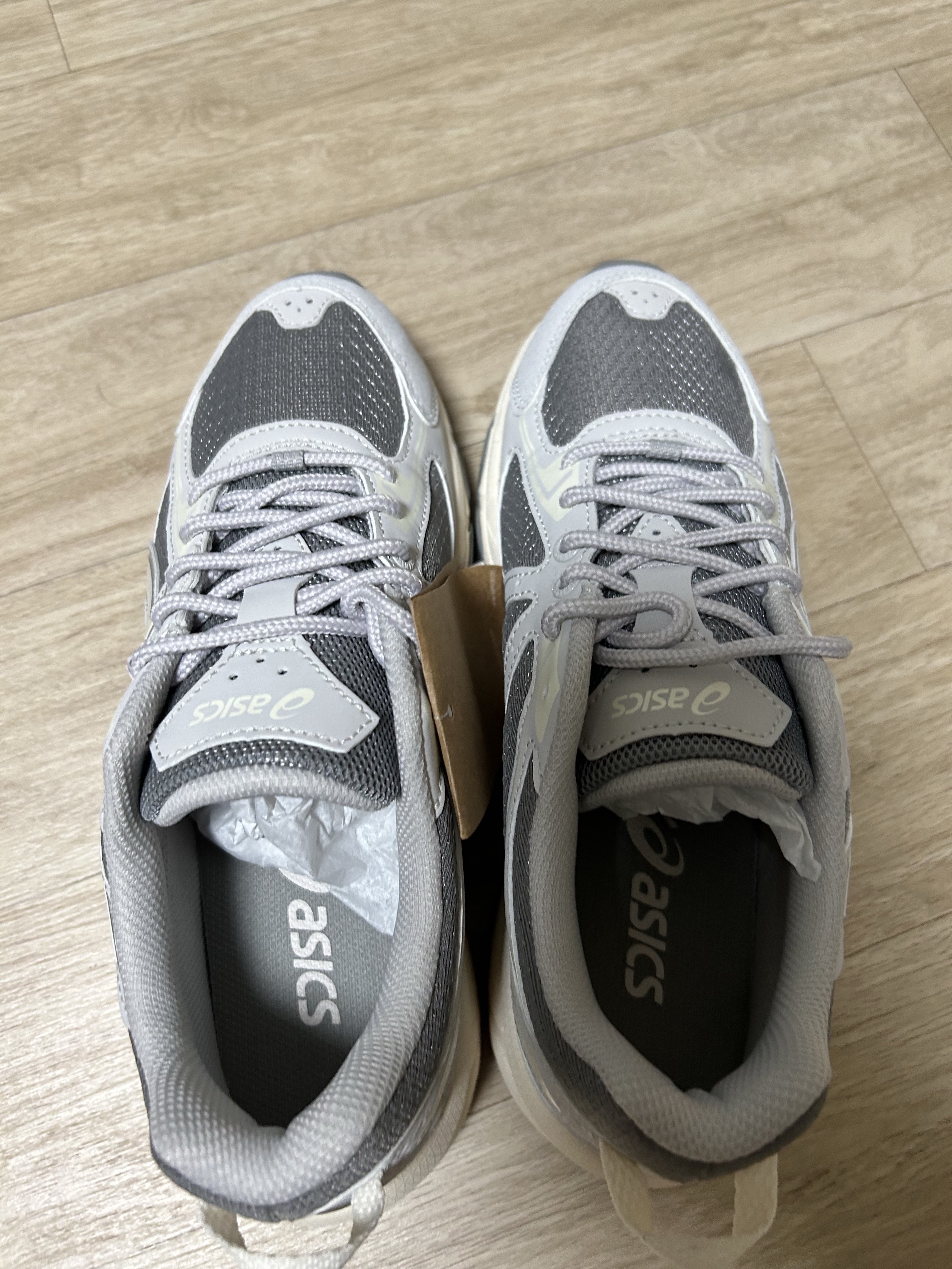 Asics Gel-Venture 6 SPS Clay Grey Cream 착용 스타일