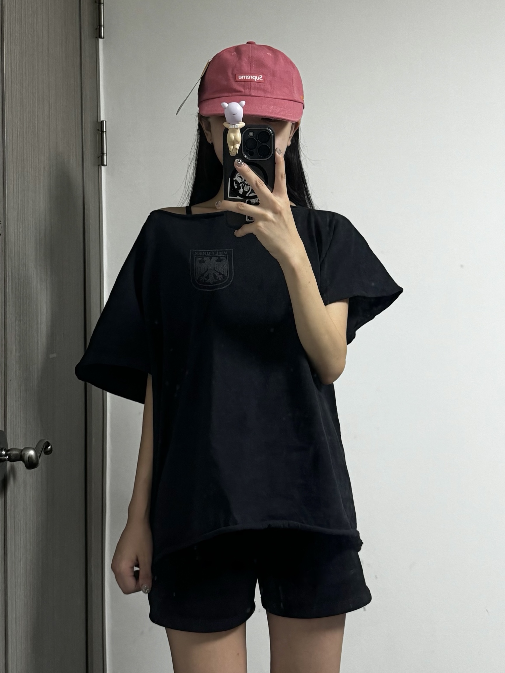 Supreme Cordura Denim Small Box 6-Panel Pink - 24SS, Yeezy Vultures Box T-Shirt Black 착용 스타일 - 2
