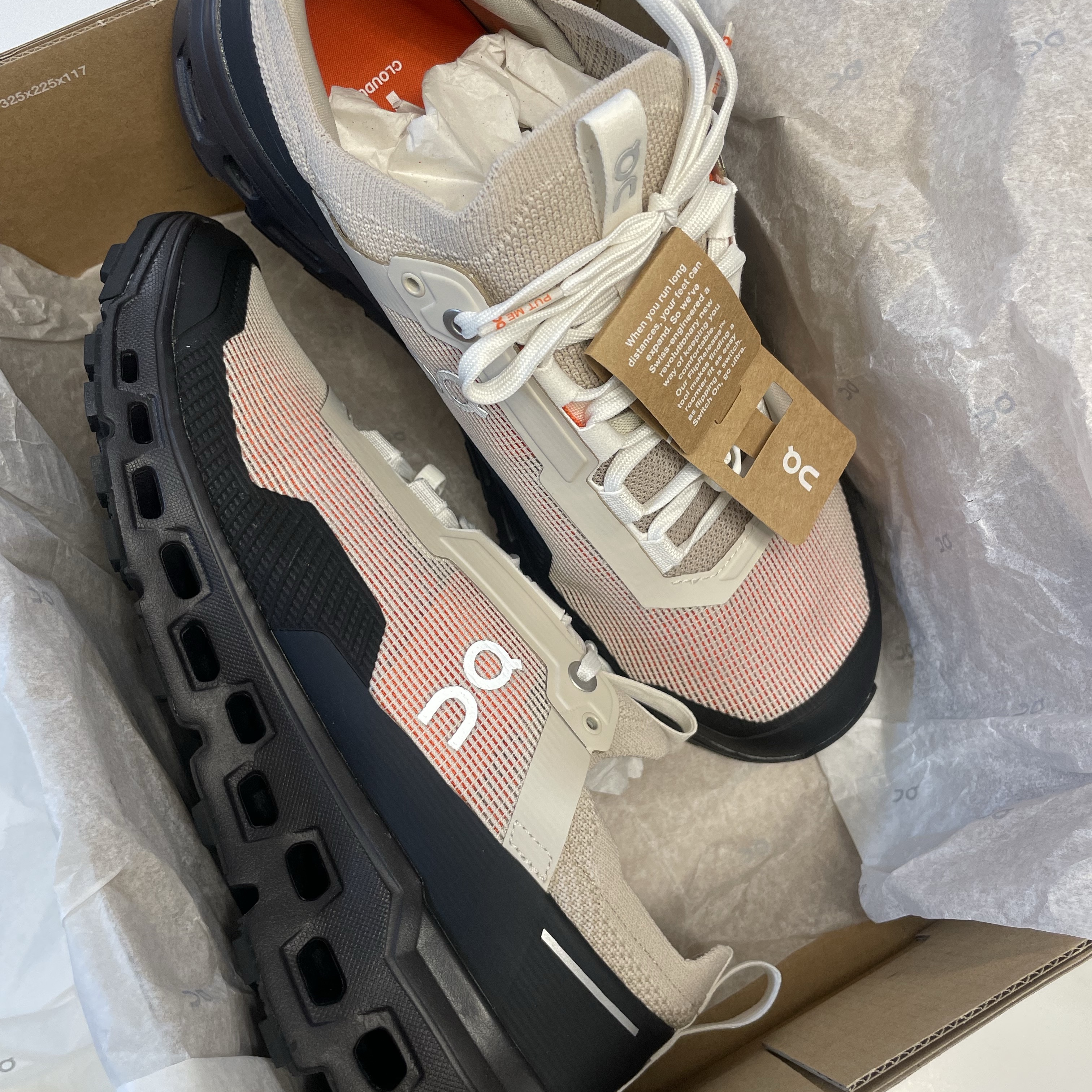 On Running Cloudultra 2 Sand Black 착용 스타일