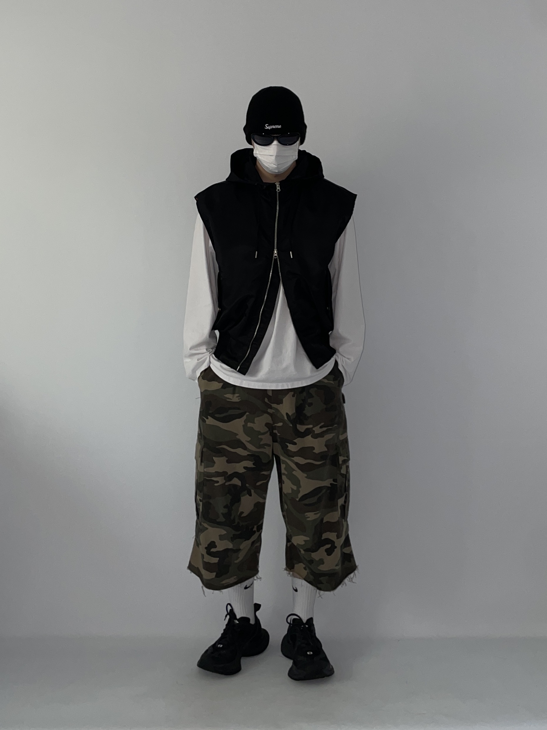 Balenciaga Circuit Sneaker Black 착용 스타일 - 1