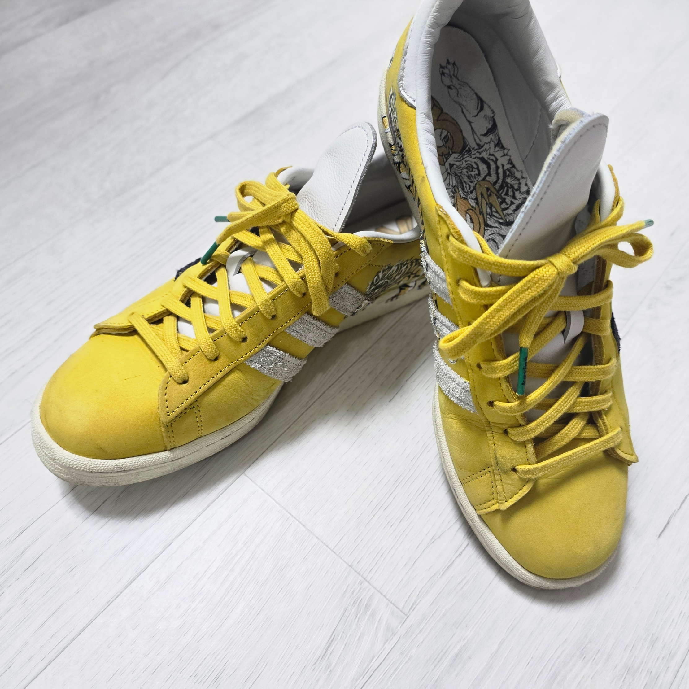 Adidas x Kasina x Kim Jung Gi Campus Hazy Yellow (Special Package) 착용 스타일 - 1