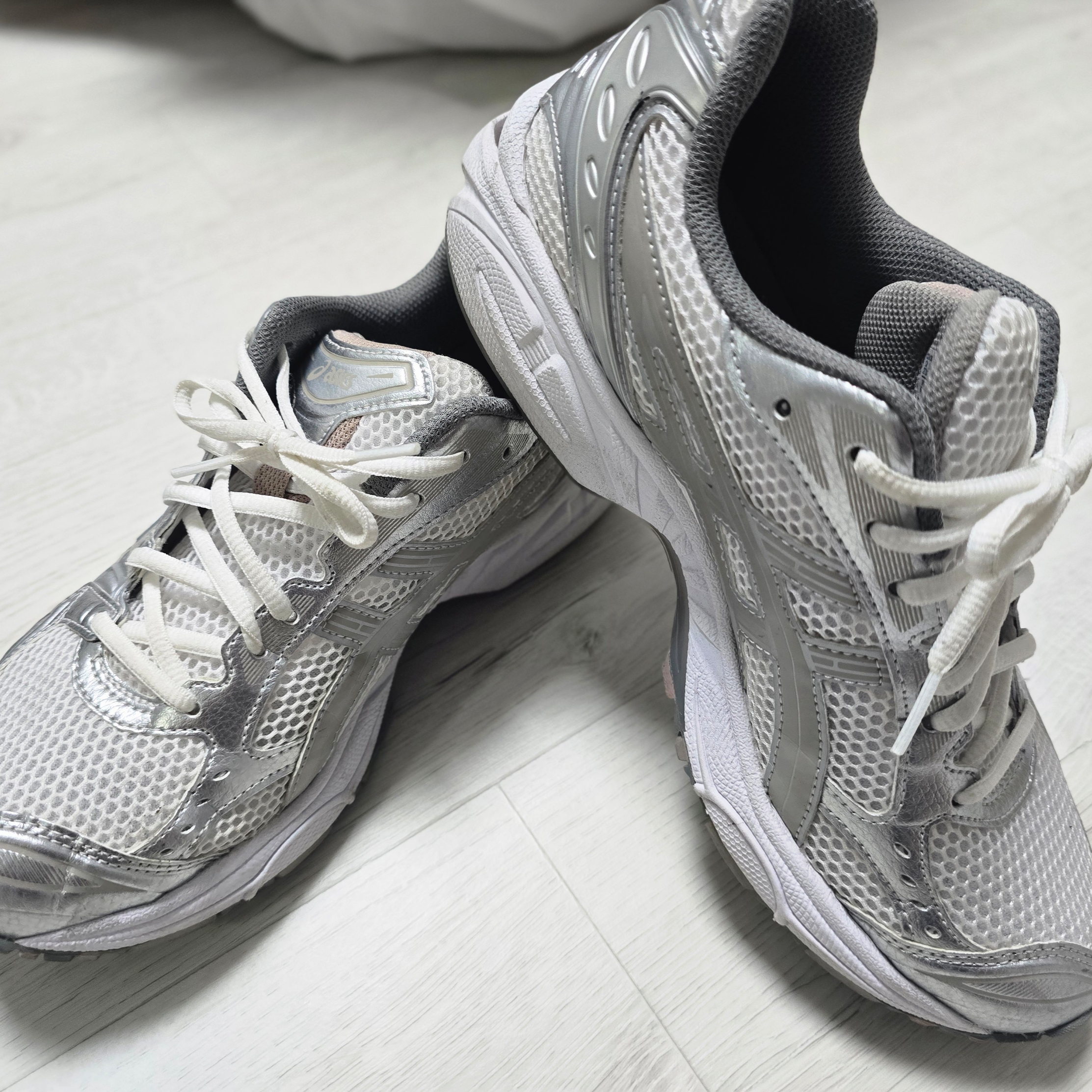 (W) Asics Gel-Kayano 14 White Moonrock 착용 스타일 - 1