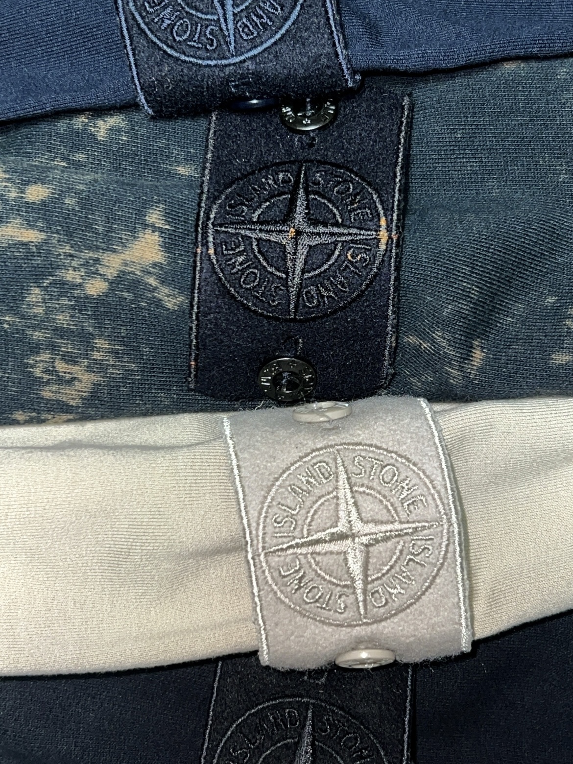Stone Island 632F3 Ghost Piece Cotton Stretch Fleece Sweatshirt Navy Blue - 22SS, Stone Island 61538 Off-Dye Treatment Crewneck Sweatshirt Orange - 21FW 착용 스타일
