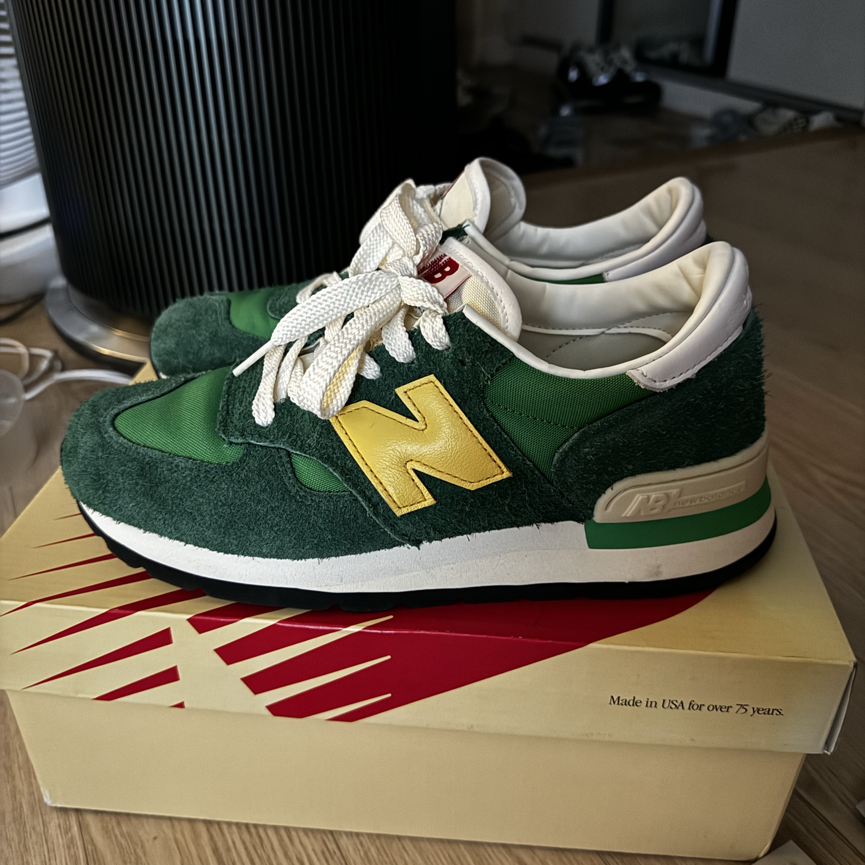 New Balance 990v1 Made in USA Green Gold 착용 스타일 - 2