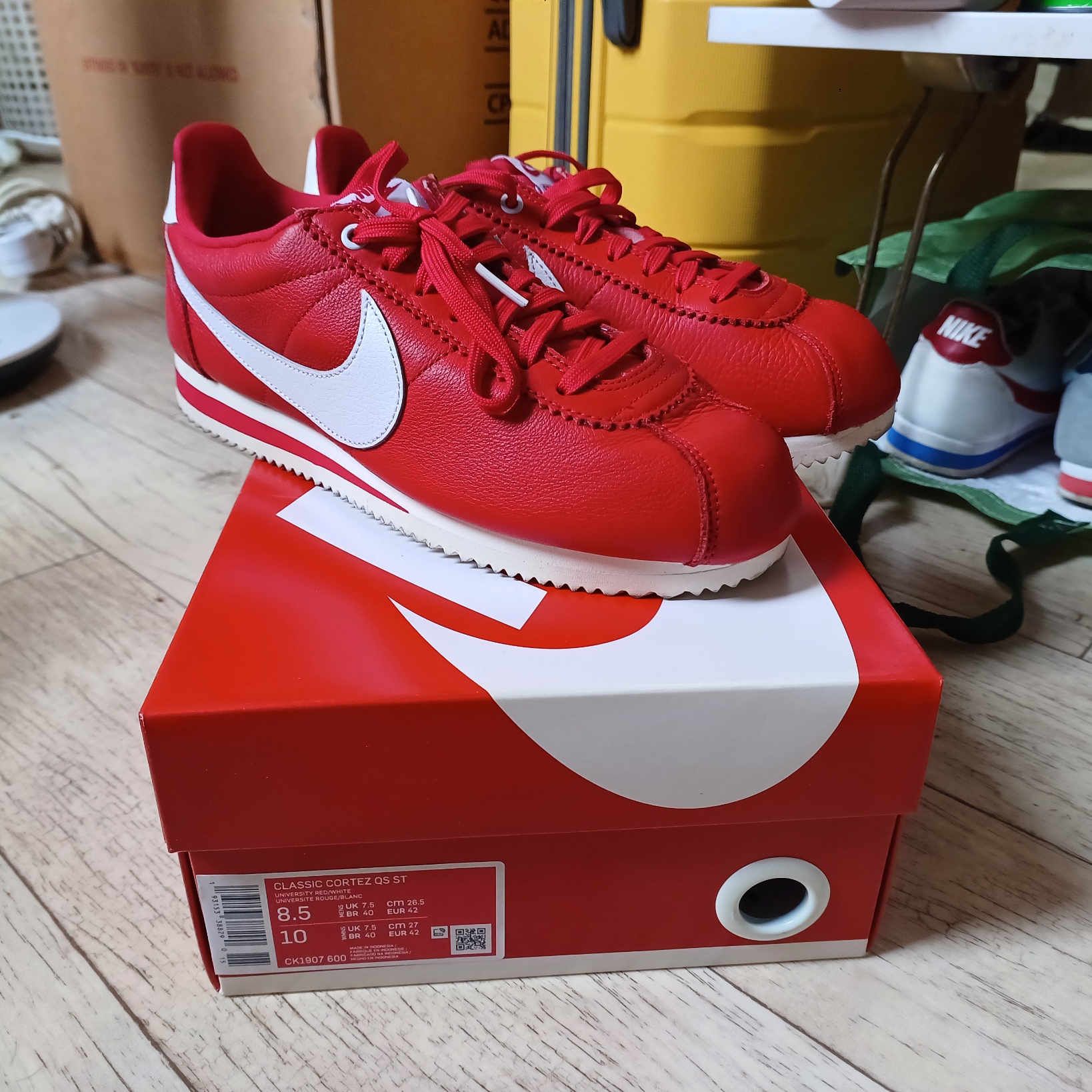 Nike x Stranger Things Classic Cortez Independence Day Pack Red 착용 스타일 - 4