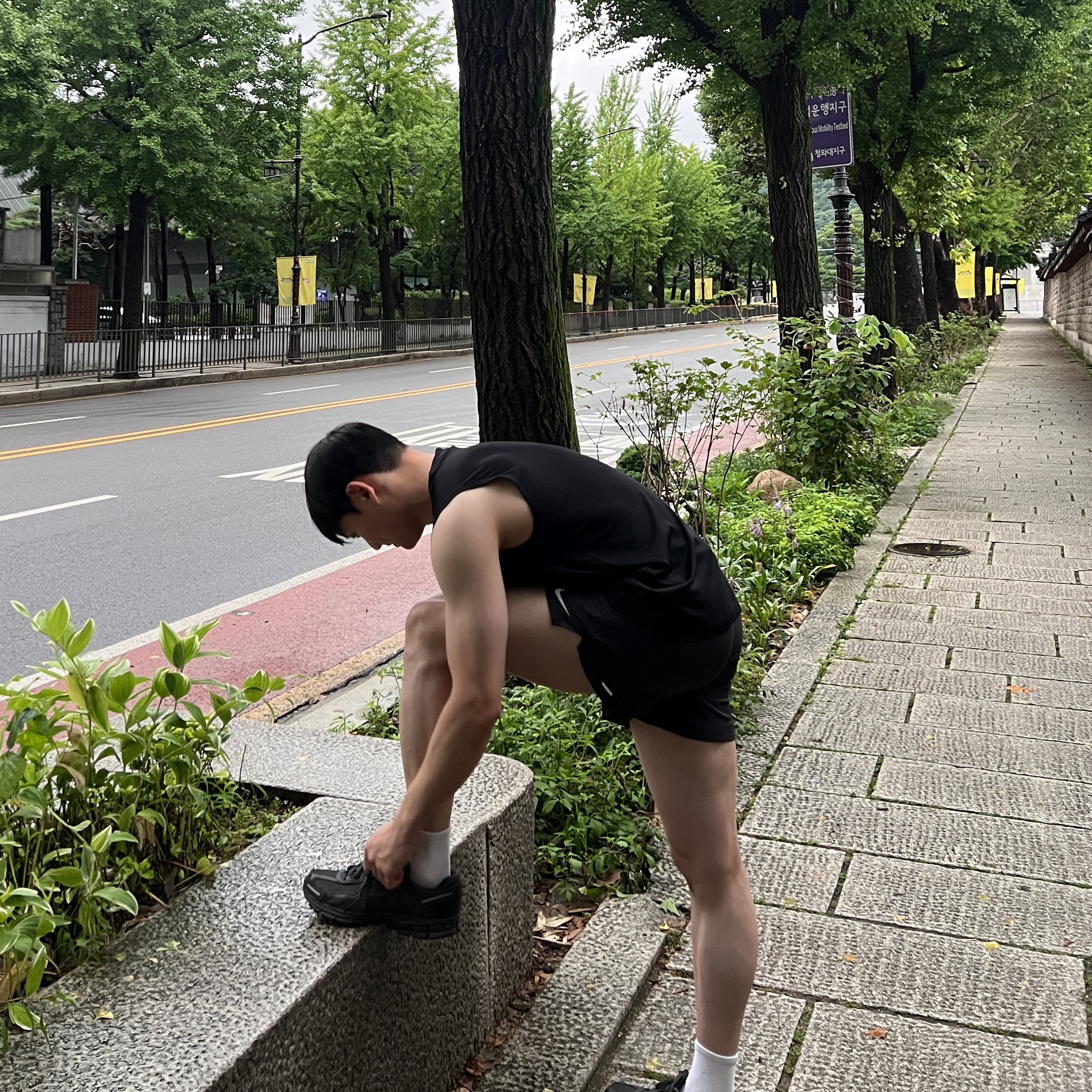 Nike Zoom Vomero 5 SP Anthracite 2023, Nike Dri-Fit Legend Sleeveless Fitness T-Shirt Black - Asia 착용 스타일